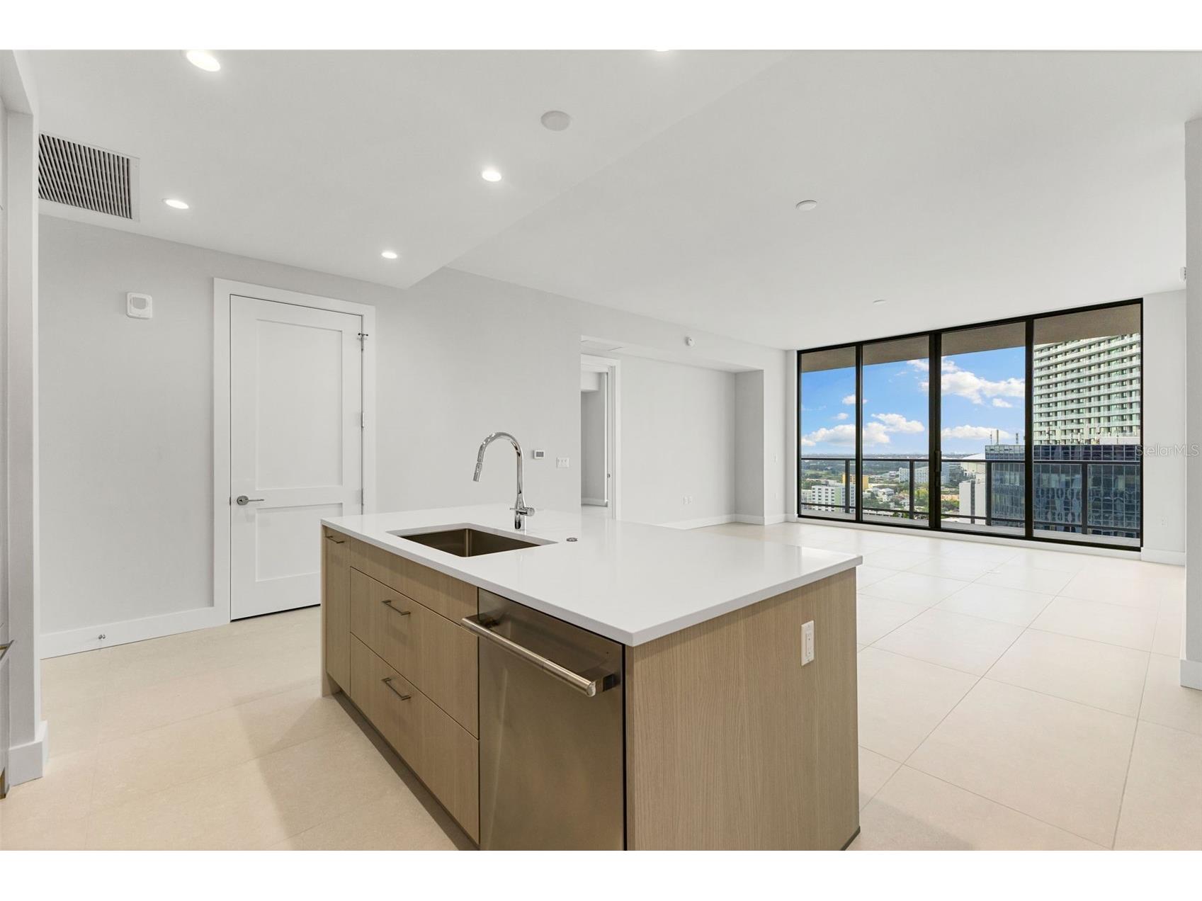 275 1st Avenue S #1907 Saint Petersburg FL 33701 TB8494291 image4