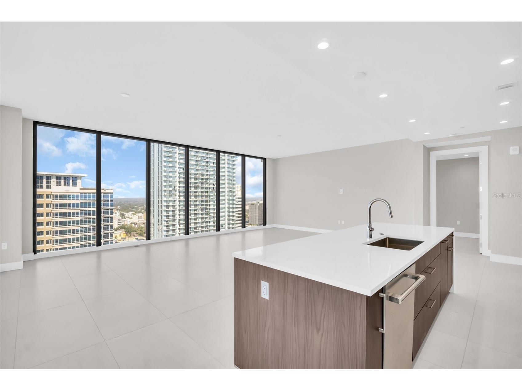 275 1st Avenue S #2001 Saint Petersburg FL 33701 TB8472986 image12