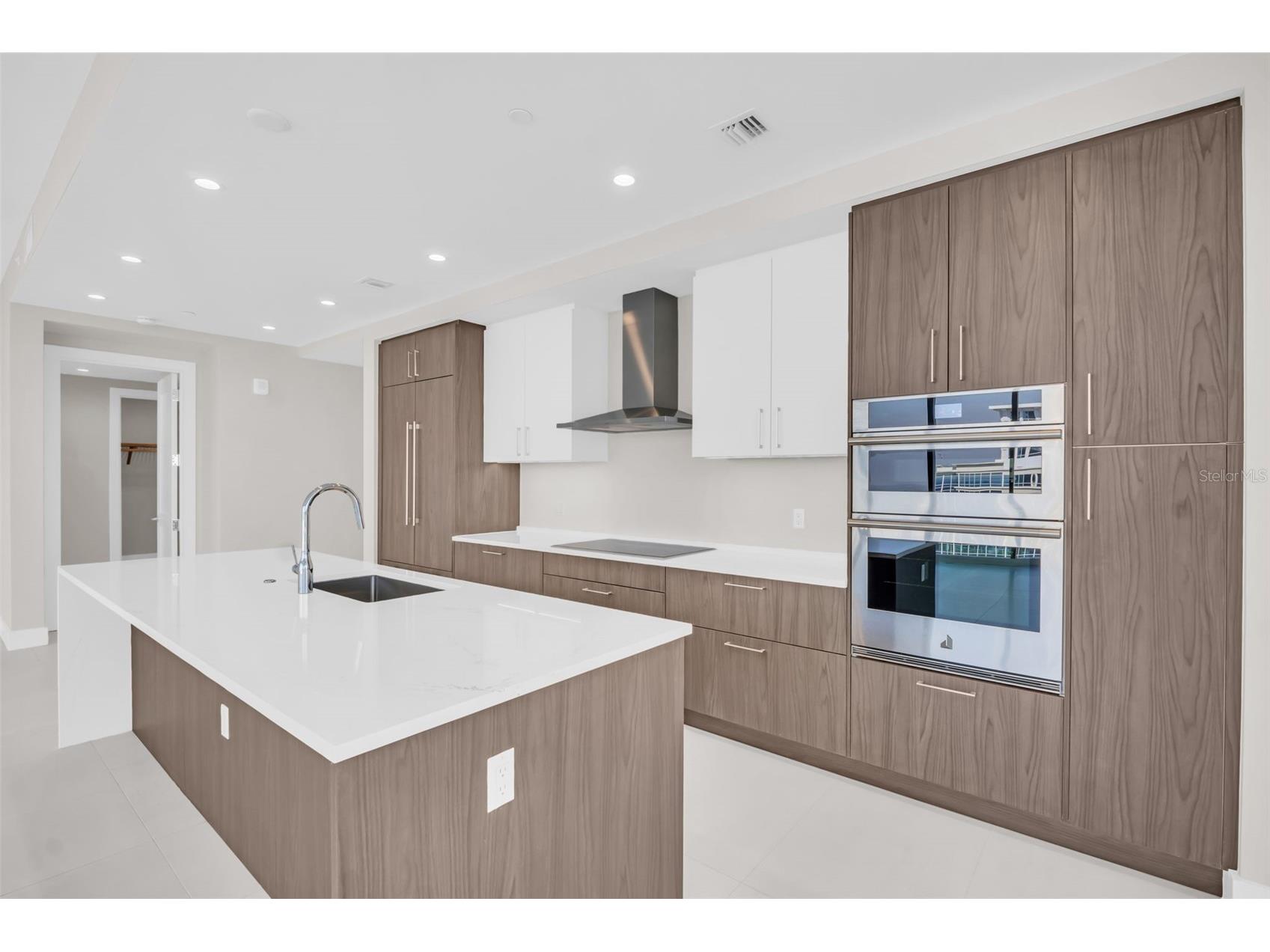 275 1st Avenue S #2001 Saint Petersburg FL 33701 TB8472986 image13