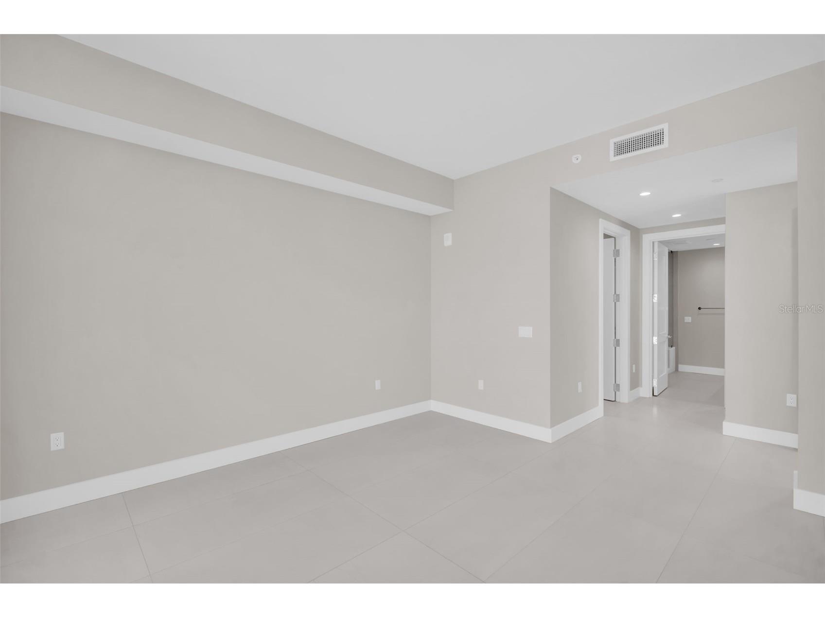 275 1st Avenue S #2001 Saint Petersburg FL 33701 TB8472986 image24