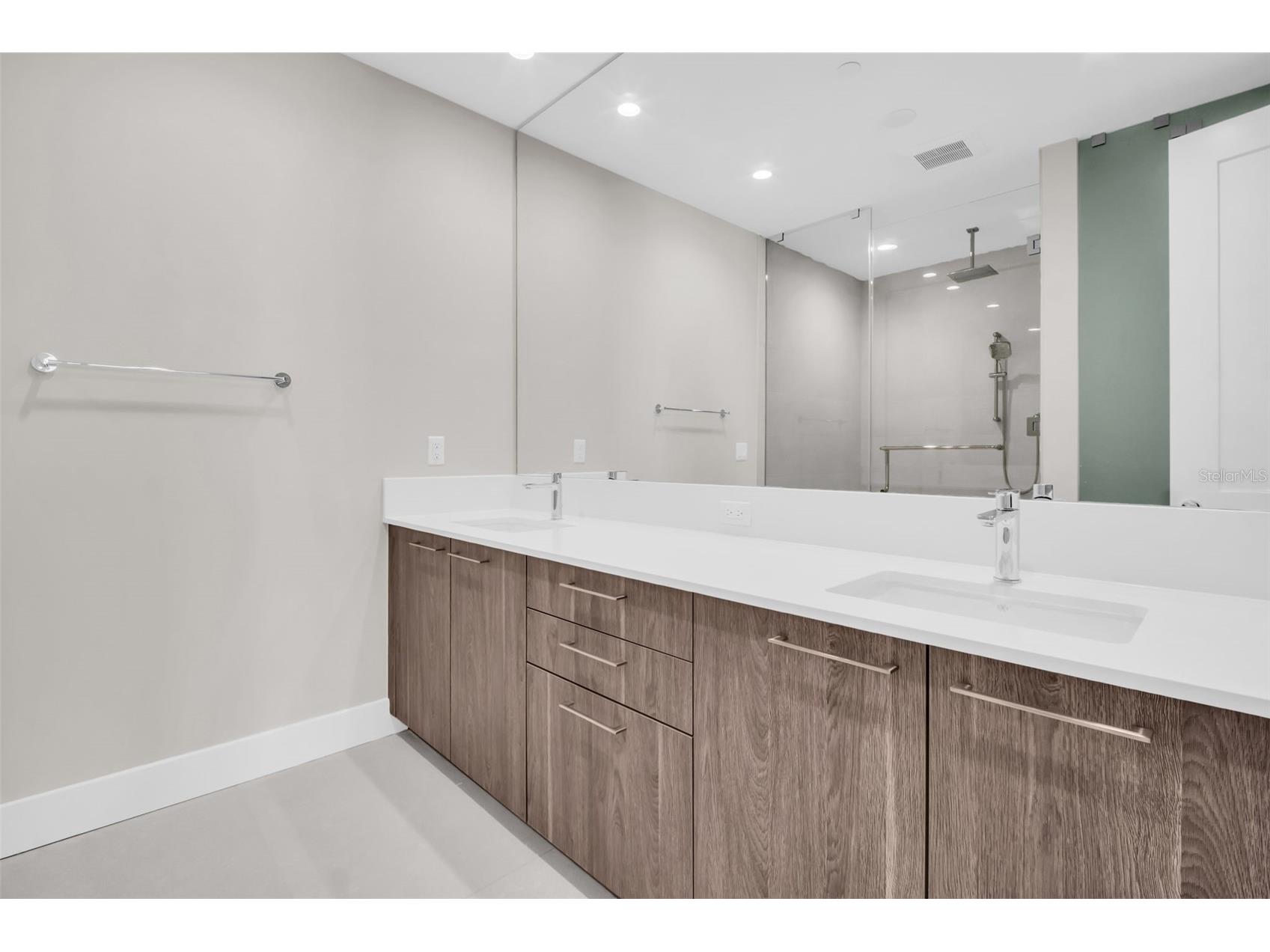 275 1st Avenue S #2001 Saint Petersburg FL 33701 TB8472986 image30