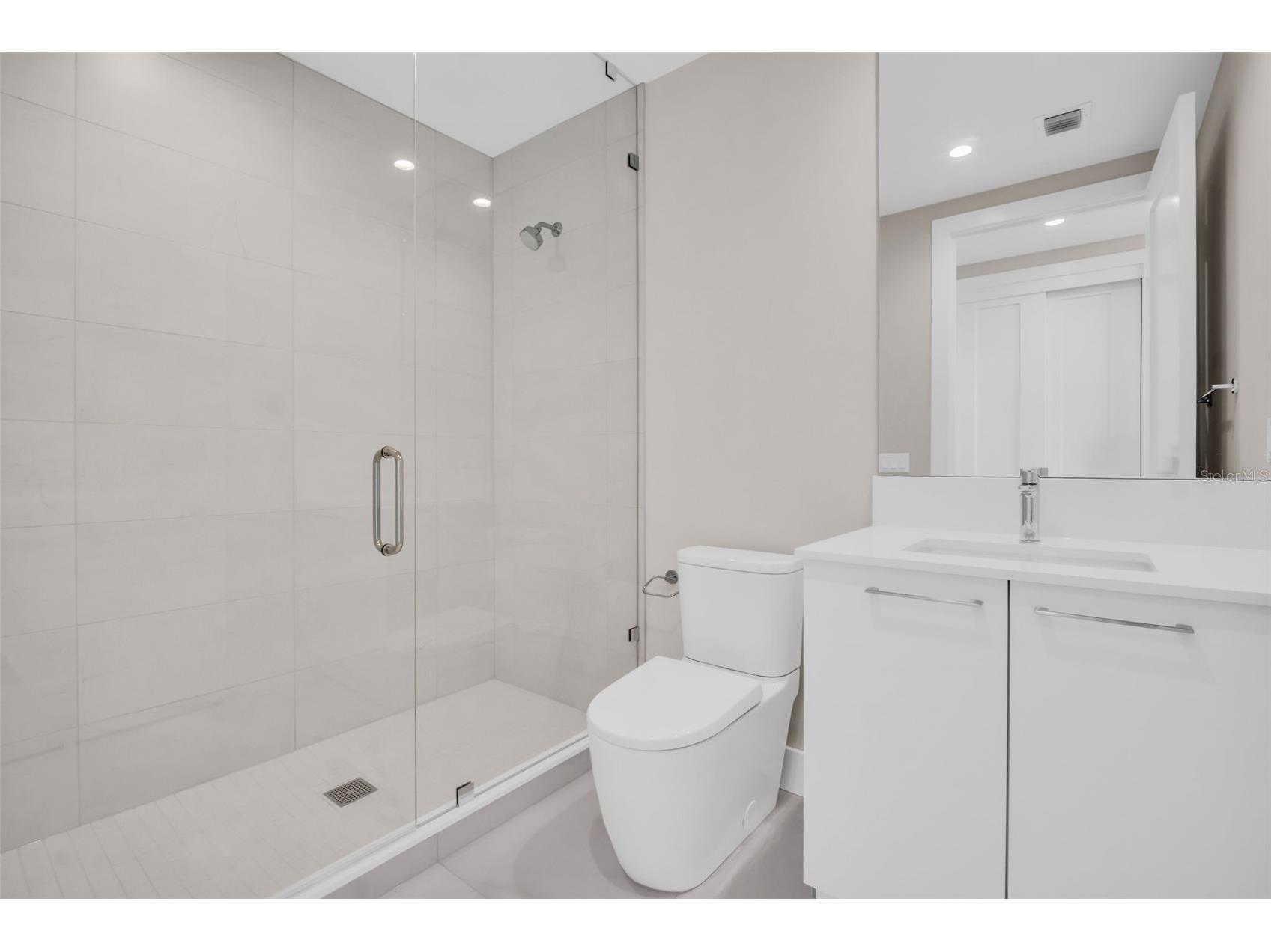 275 1st Avenue S #2001 Saint Petersburg FL 33701 TB8472986 image36