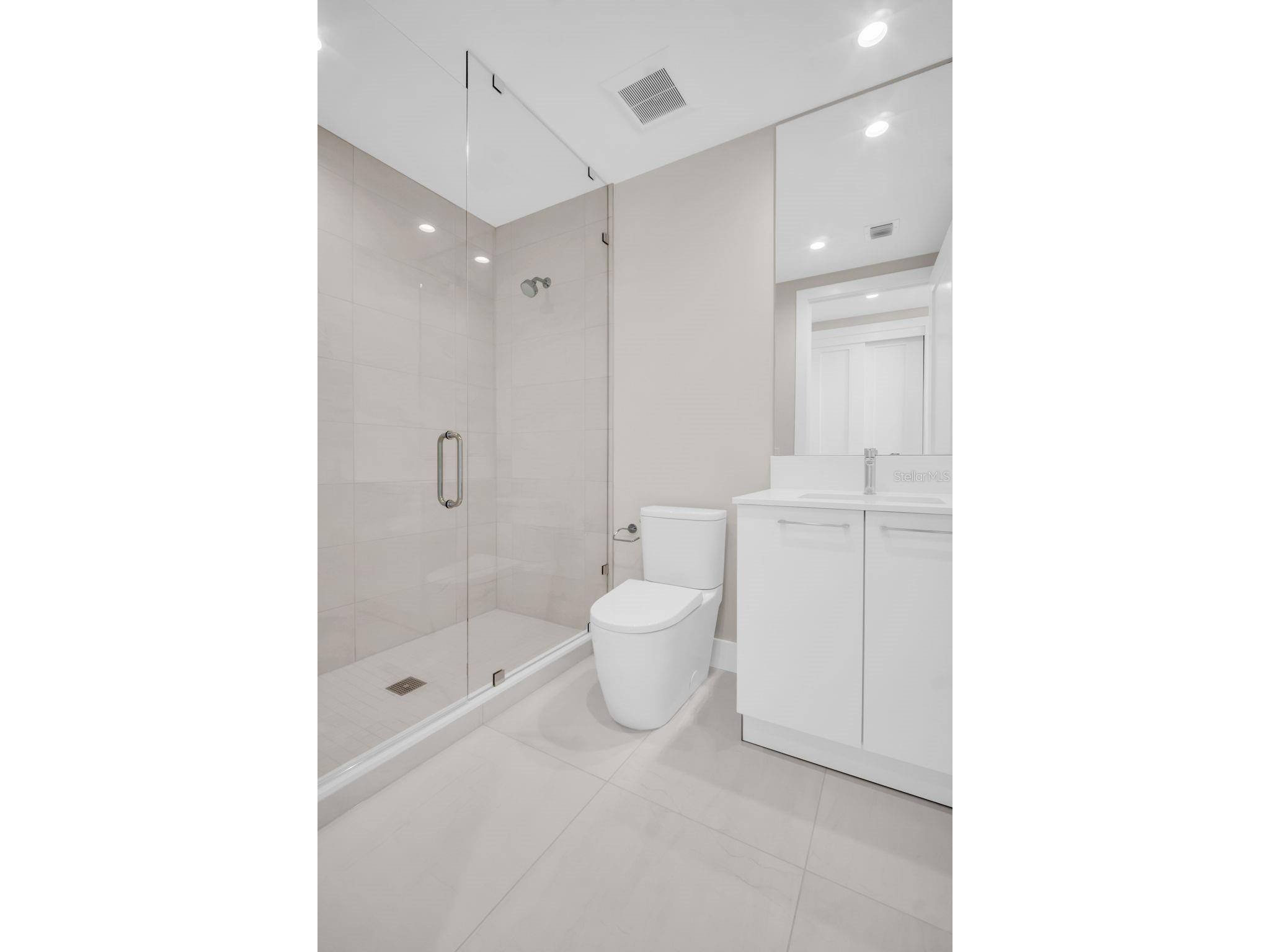 275 1st Avenue S #2001 Saint Petersburg FL 33701 TB8472986 image37