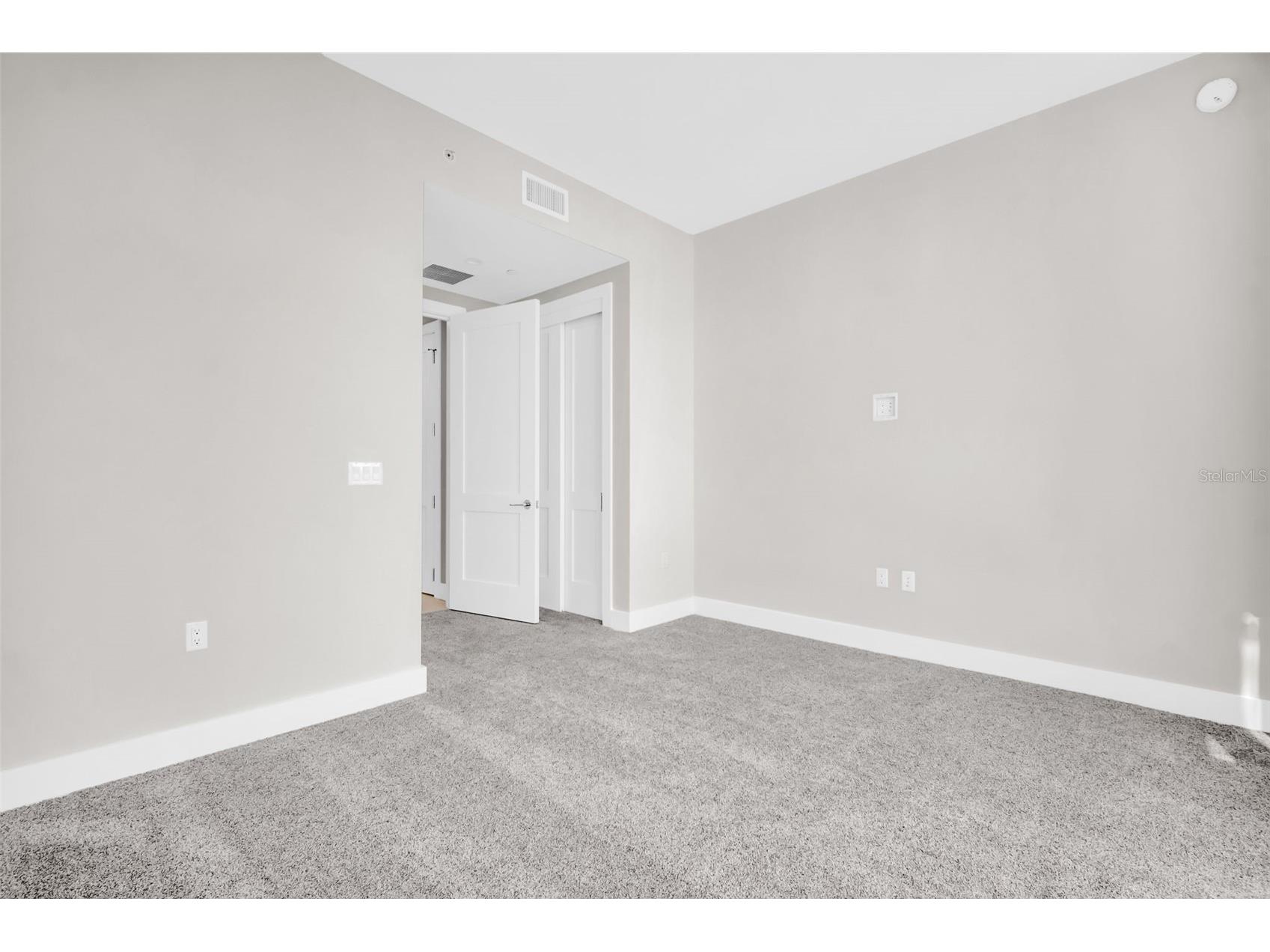 275 1st Avenue S #2001 Saint Petersburg FL 33701 TB8472986 image41