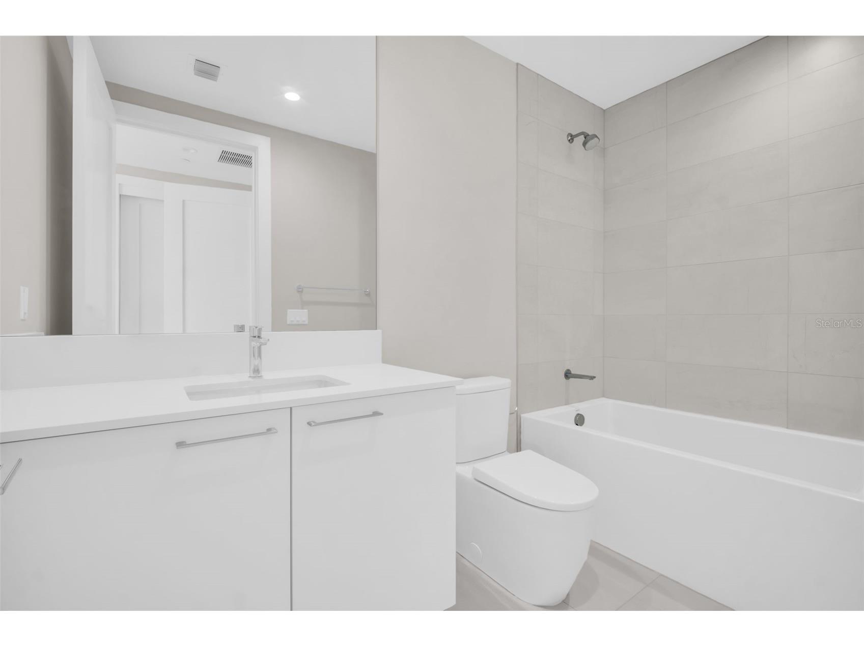 275 1st Avenue S #2001 Saint Petersburg FL 33701 TB8472986 image43