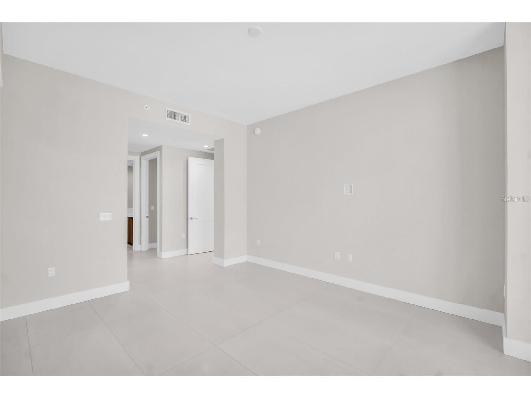 275 1st Avenue S #2001 Saint Petersburg FL 33701 TB8472986 image45