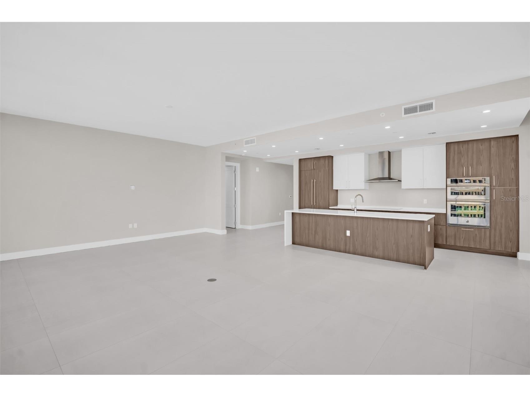 275 1st Avenue S #2001 Saint Petersburg FL 33701 TB8472986 image8