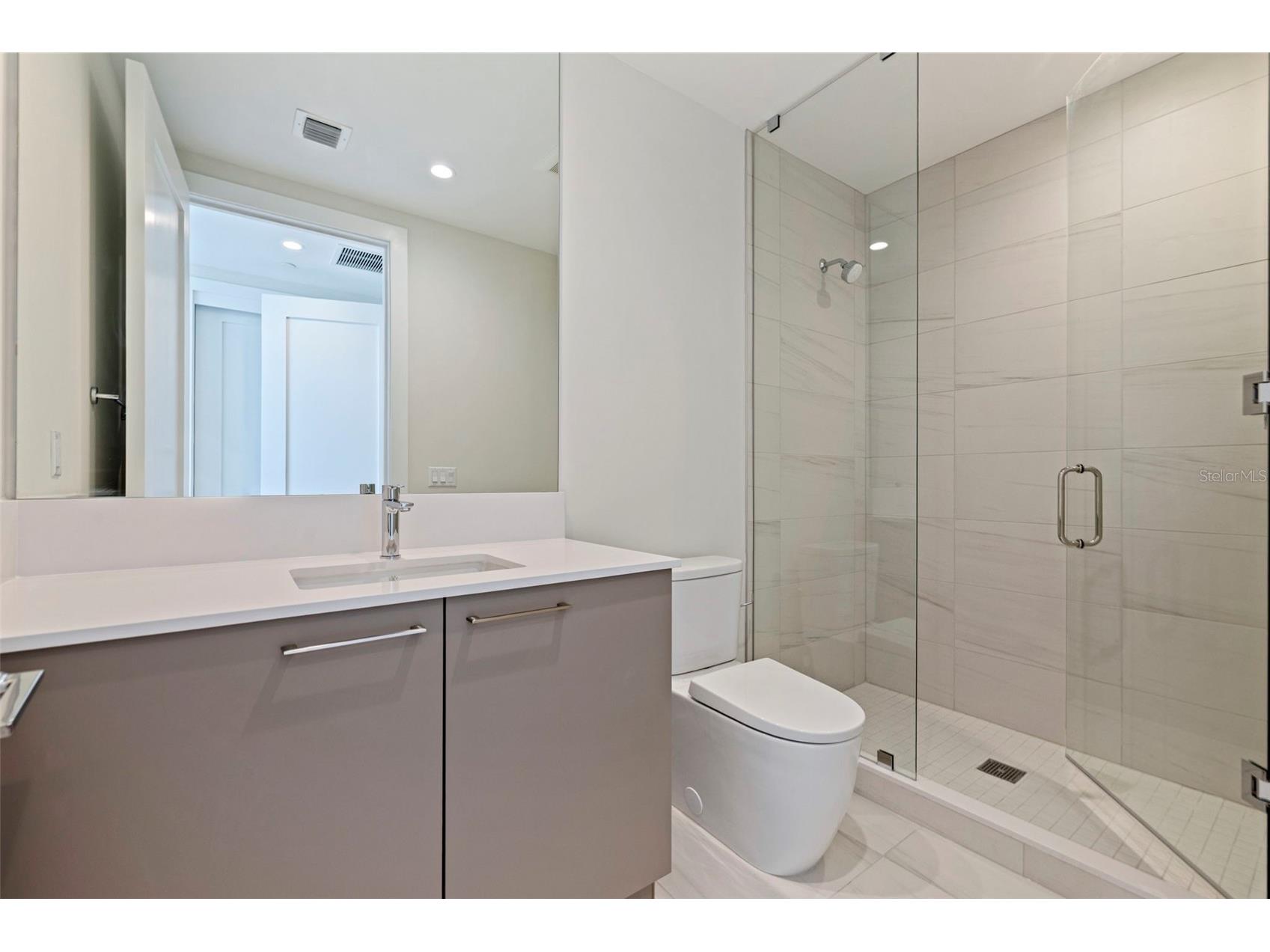 275 1st Avenue S #2201 Saint Petersburg FL 33701 - TAMPA BAY TB8487353 image35