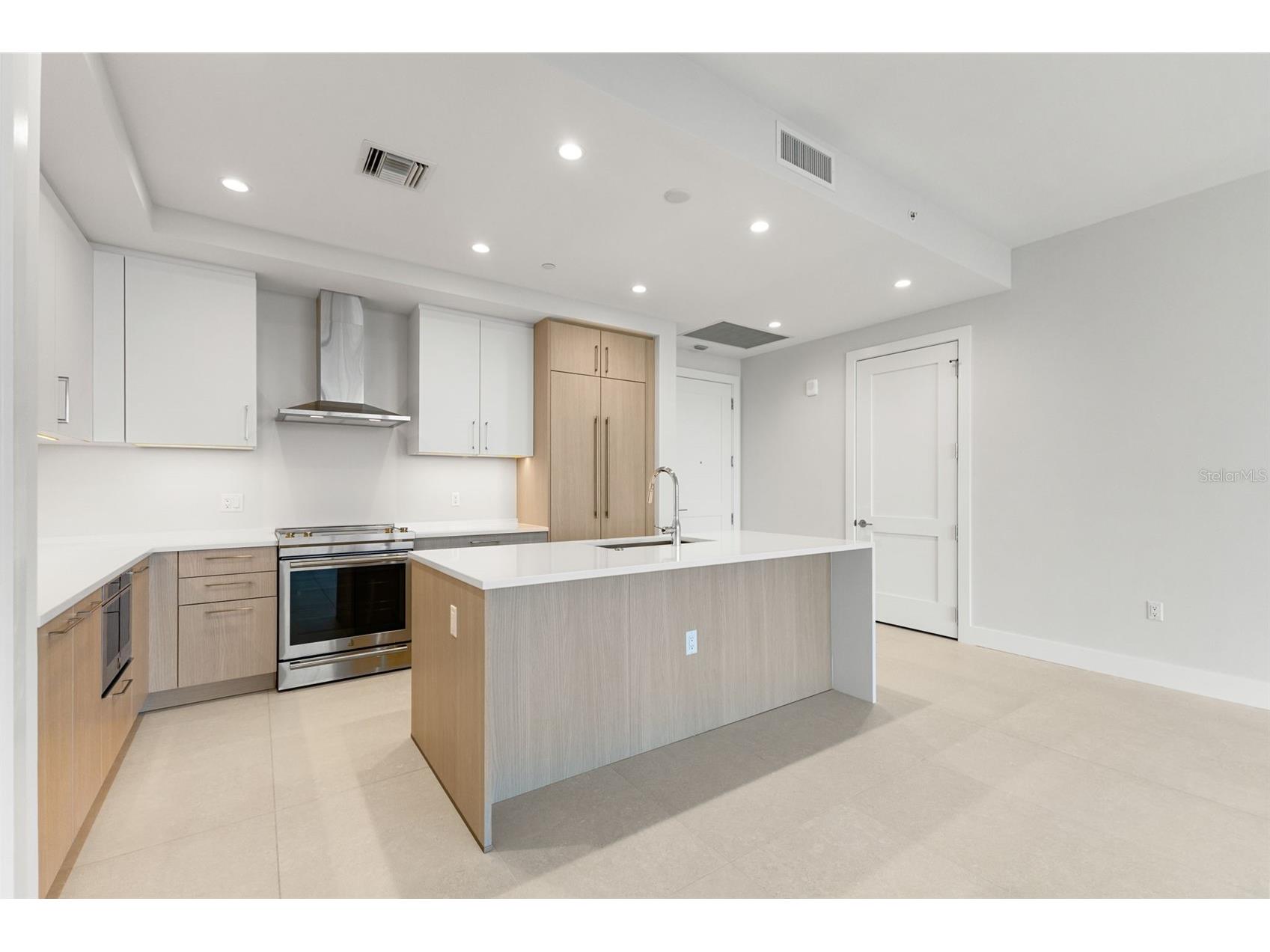 275 1st Avenue S #2308 Saint Petersburg FL 33701 TB8504870 image4