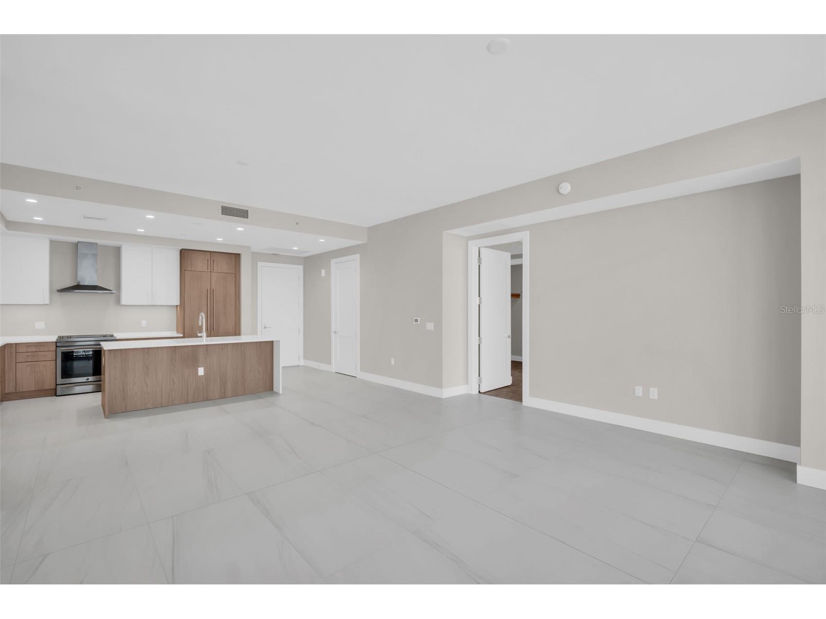 275 1st Avenue S #2708 Saint Petersburg FL 33701 TB8472071 image11