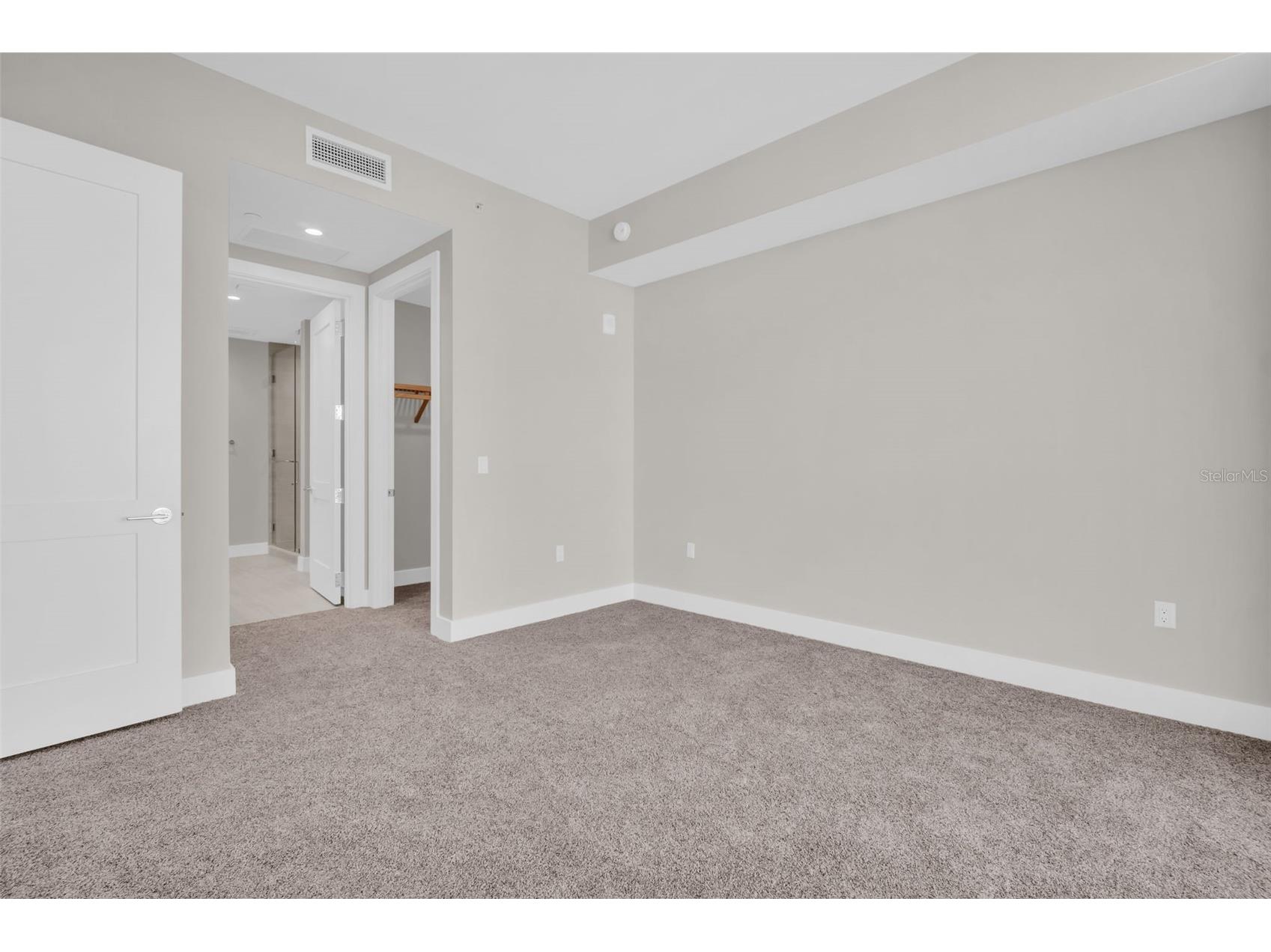 275 1st Avenue S #2708 Saint Petersburg FL 33701 TB8472071 image27