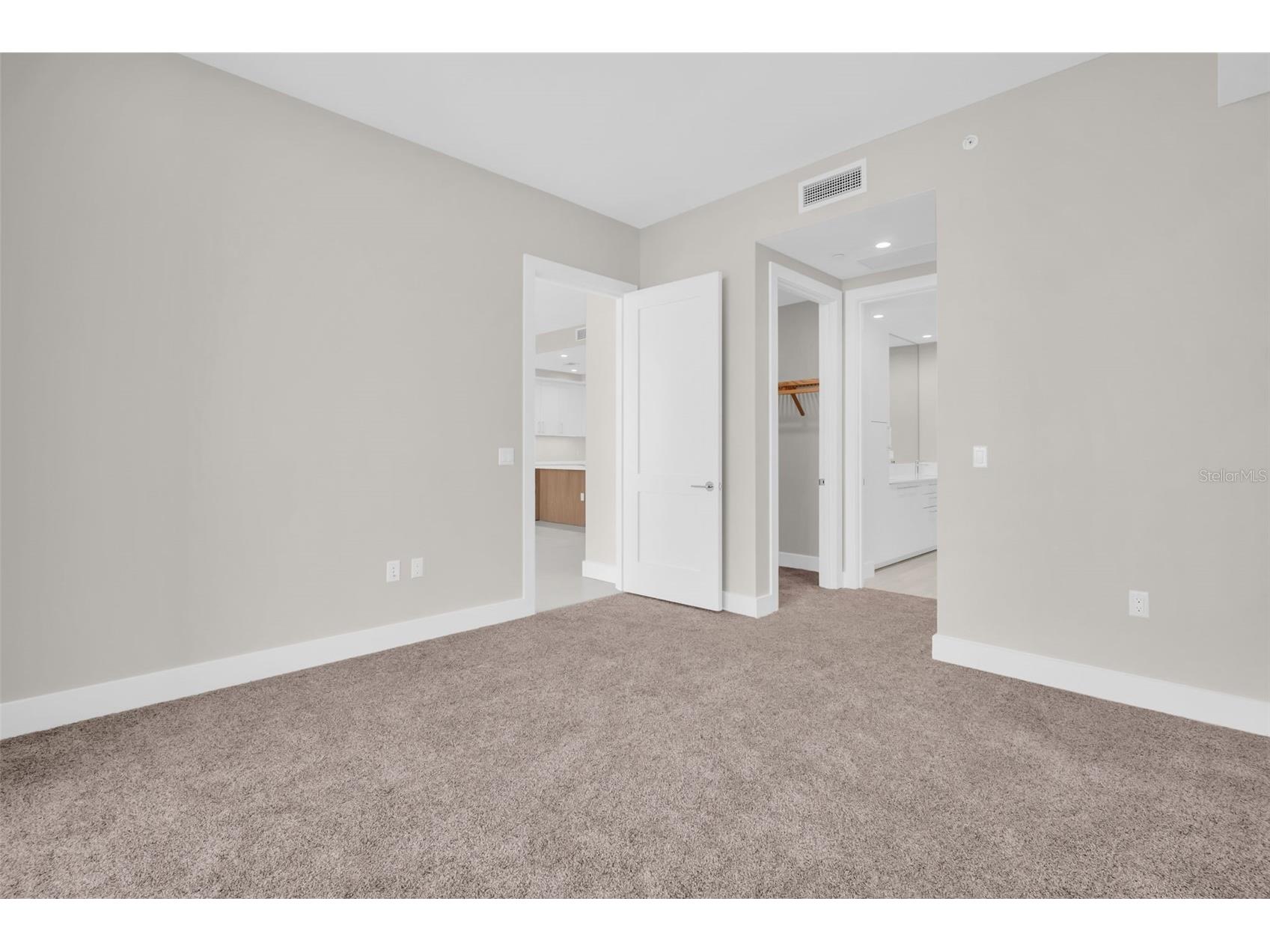 275 1st Avenue S #2708 Saint Petersburg FL 33701 TB8472071 image28