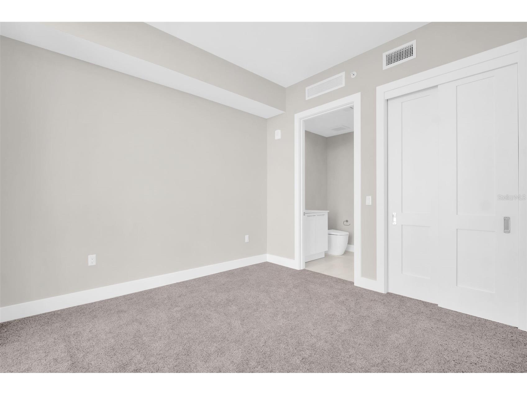 275 1st Avenue S #2708 Saint Petersburg FL 33701 TB8472071 image38