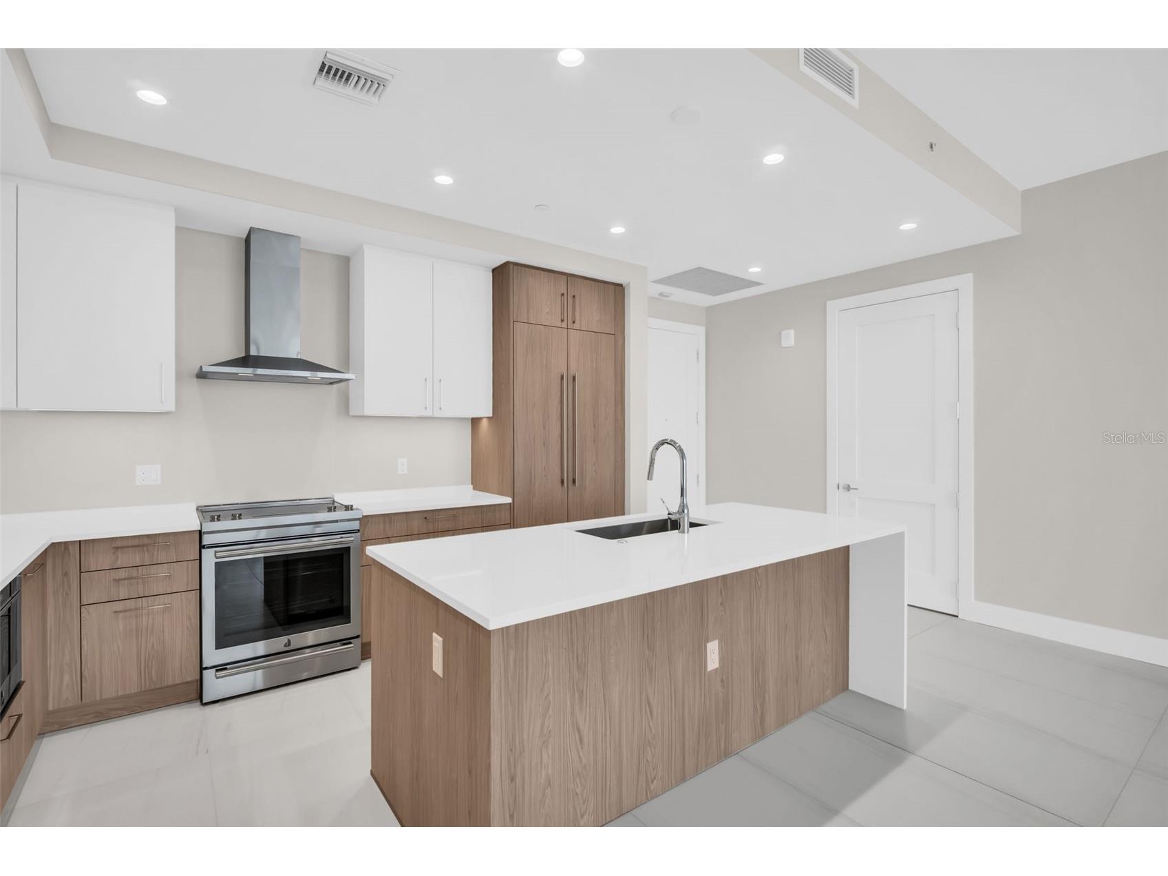 275 1st Avenue S #2708 Saint Petersburg FL 33701 TB8472071 image6