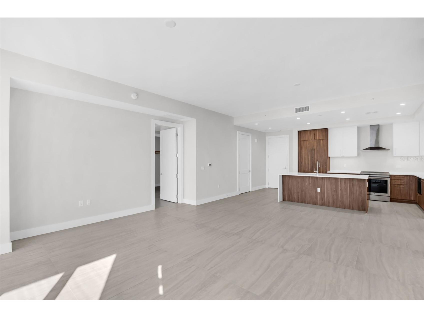 275 1st Avenue S #2807 Saint Petersburg FL 33701 TB8469347 image15