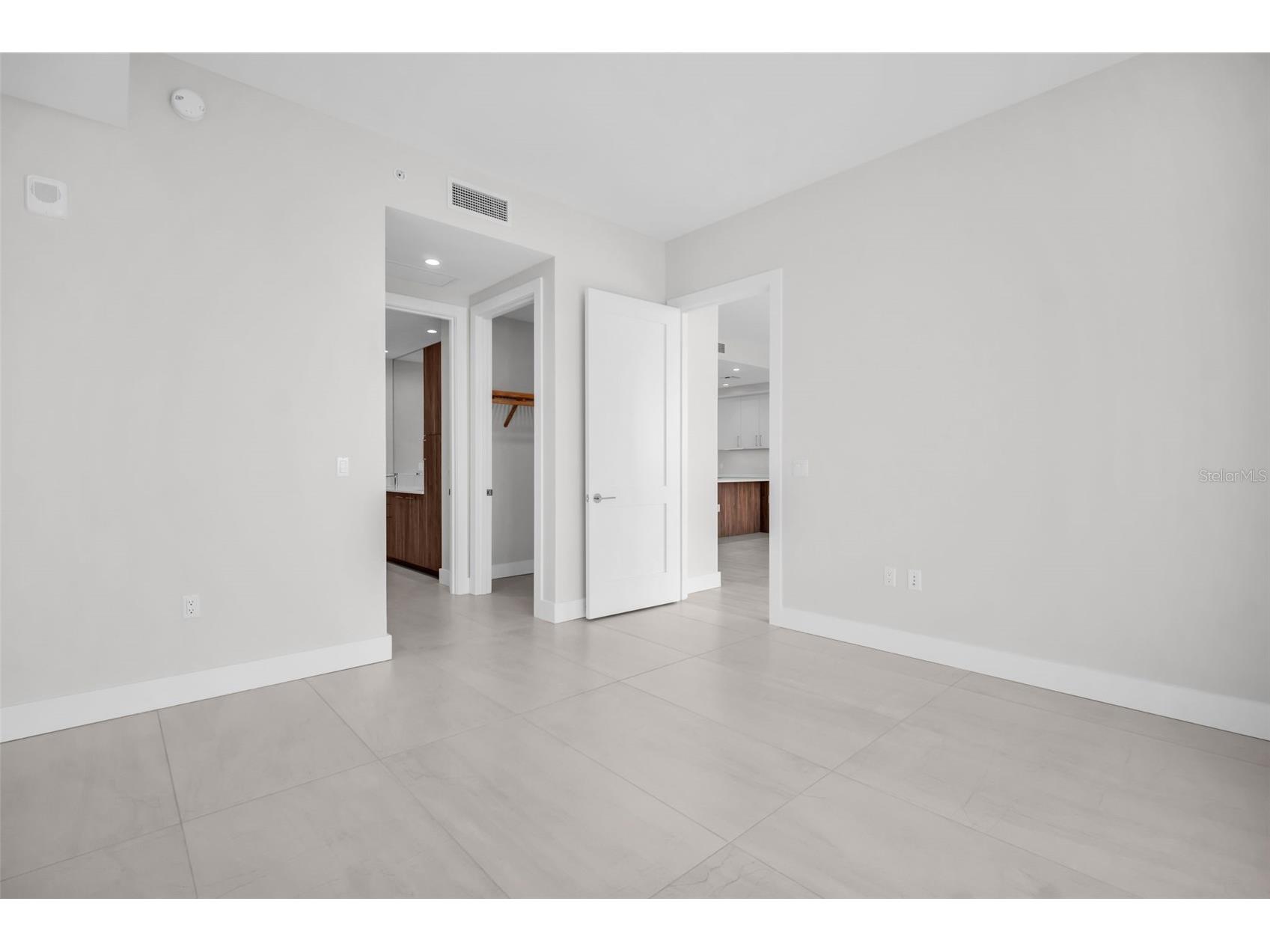 275 1st Avenue S #2807 Saint Petersburg FL 33701 TB8469347 image24