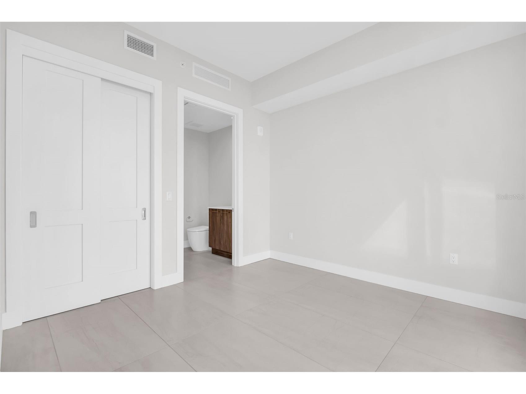275 1st Avenue S #2807 Saint Petersburg FL 33701 TB8469347 image34