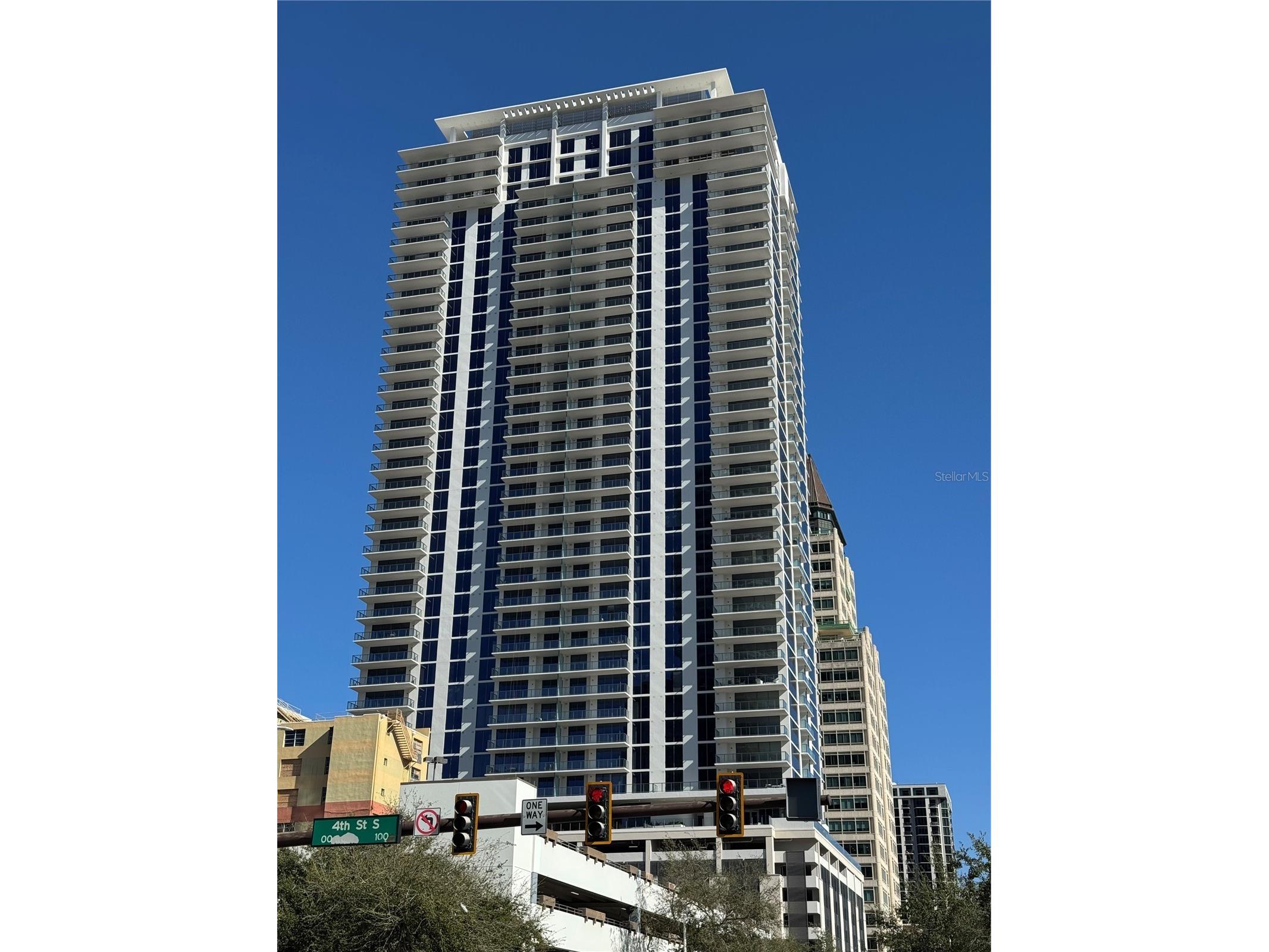 275 1st Avenue S #3103 Saint Petersburg FL 33701 J996951 image1