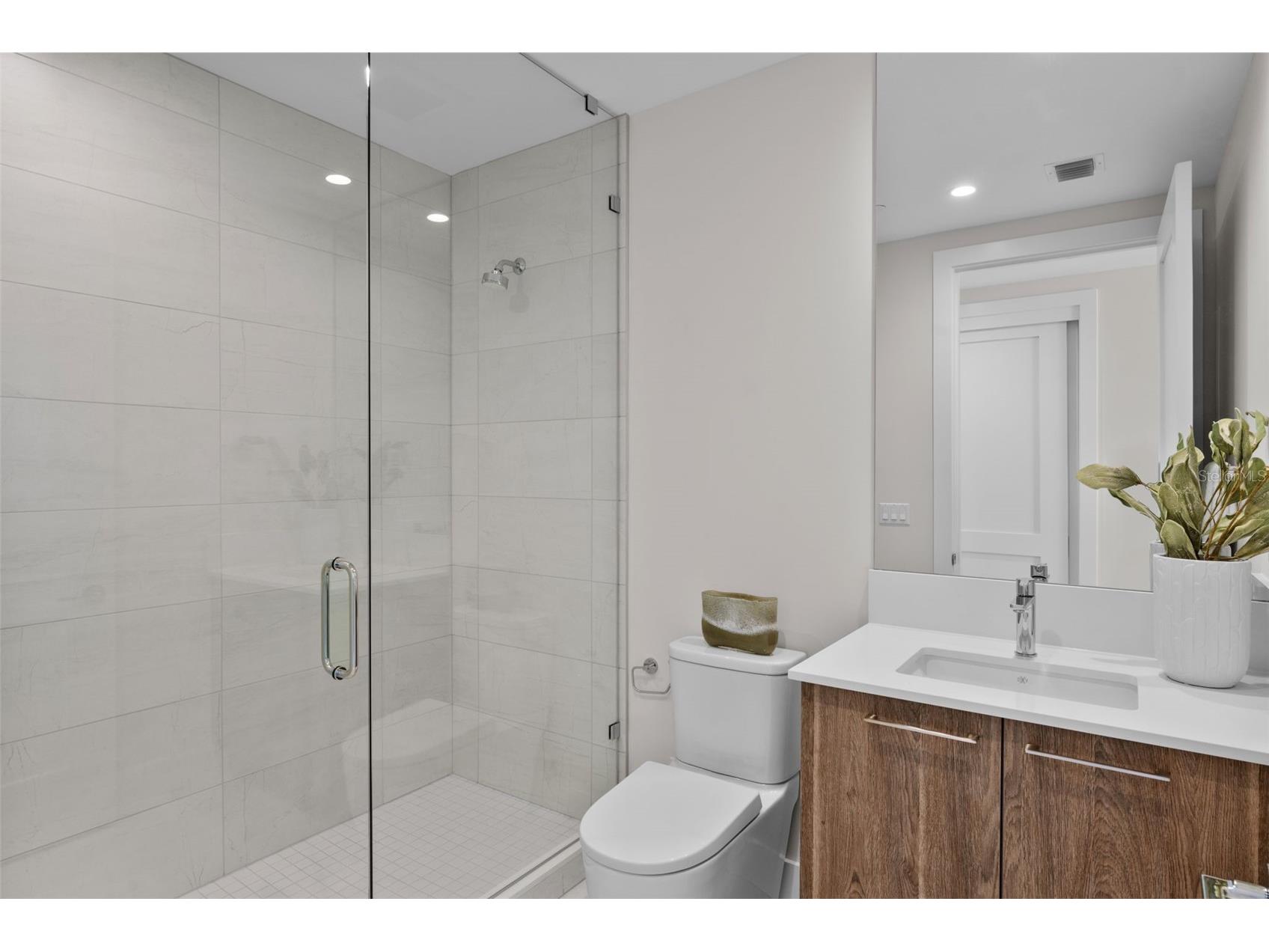 275 1st Avenue S #3205 Saint Petersburg FL 33701 TB8464646 image64