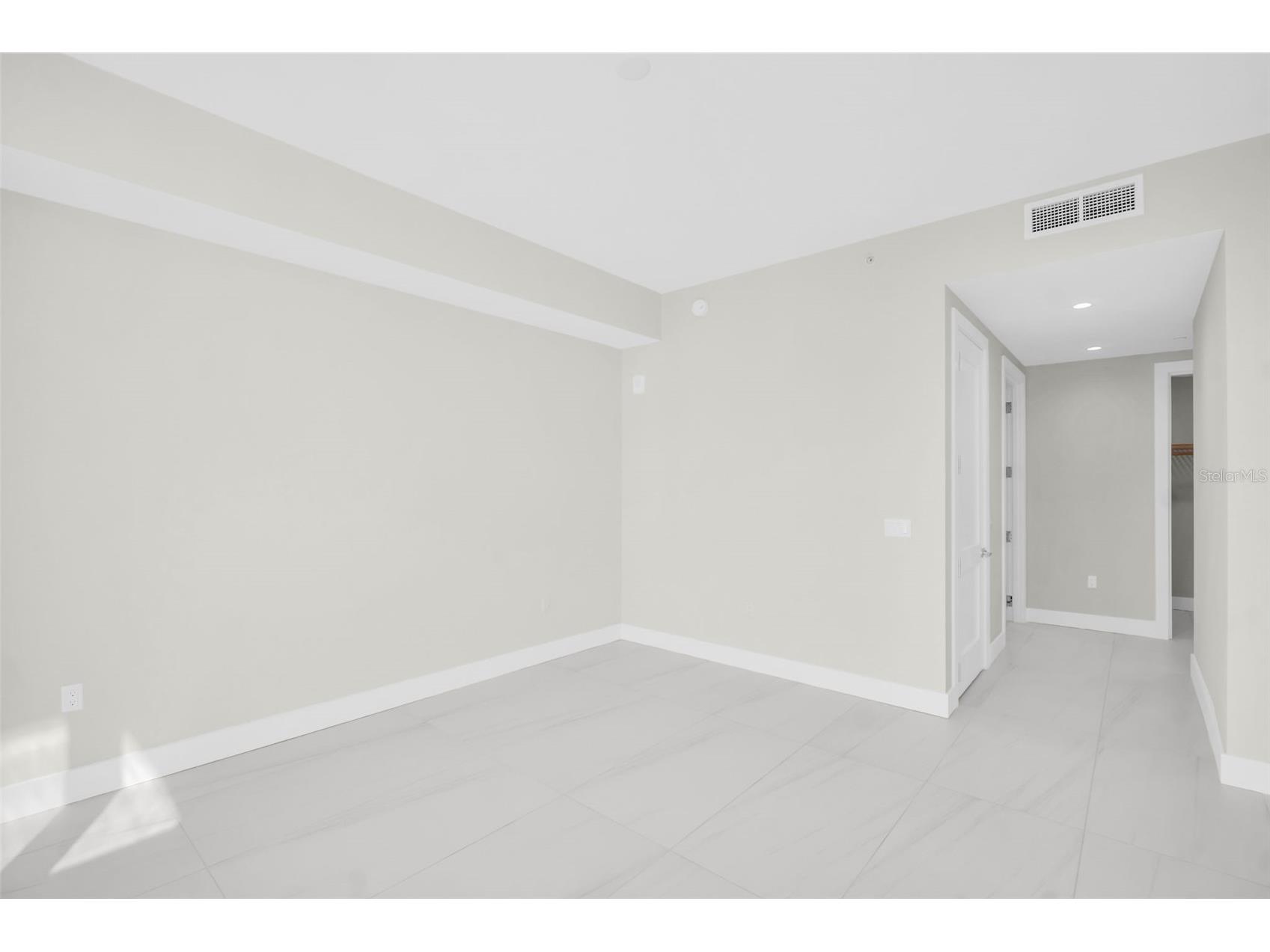 275 1st Avenue S #3304 Saint Petersburg FL 33701 TB8475195 image38