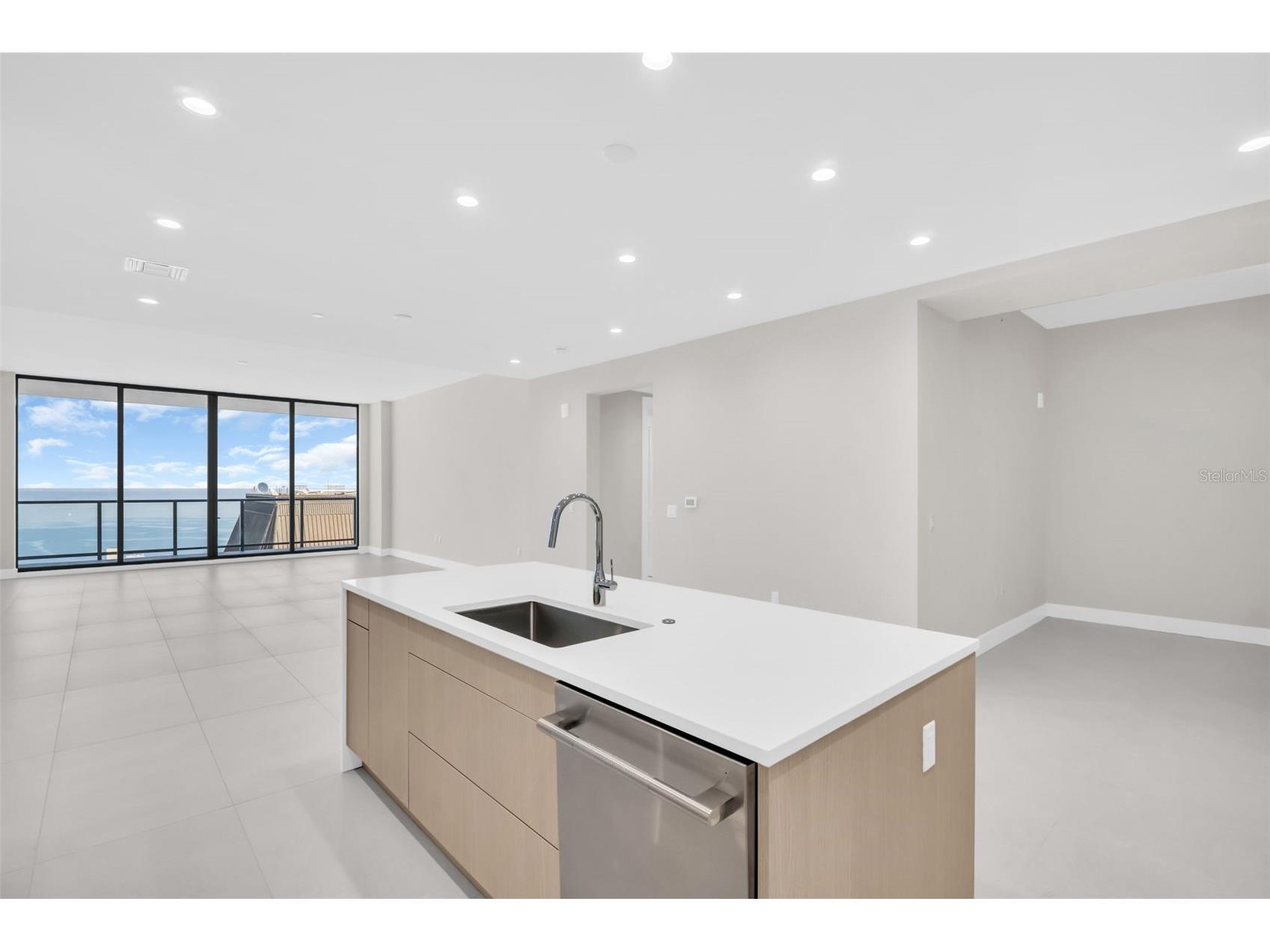 275 1st Avenue S #3703 Saint Petersburg FL 33701 TB8470511 image12