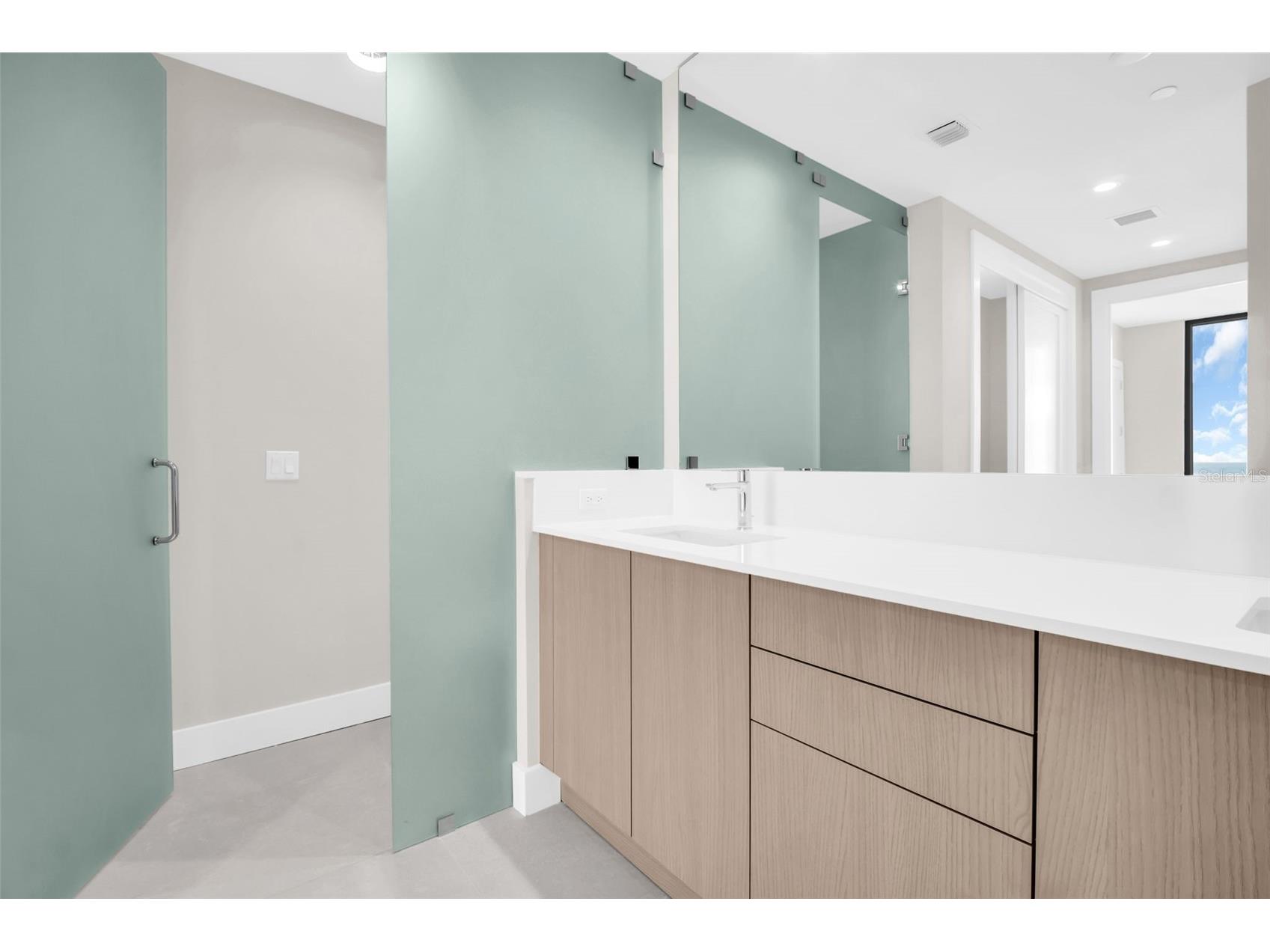 275 1st Avenue S #3703 Saint Petersburg FL 33701 TB8470511 image36