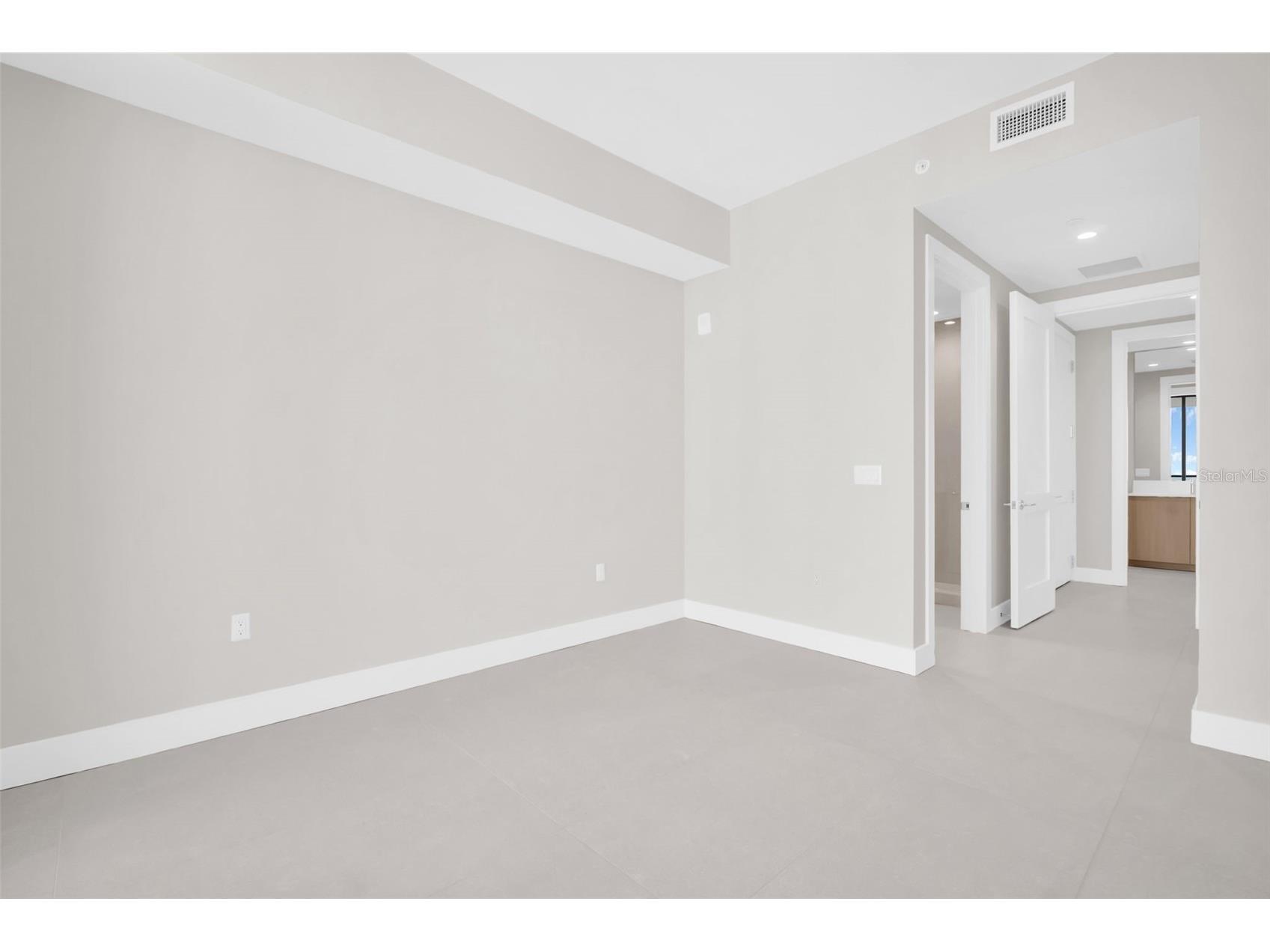 275 1st Avenue S #3703 Saint Petersburg FL 33701 TB8470511 image42