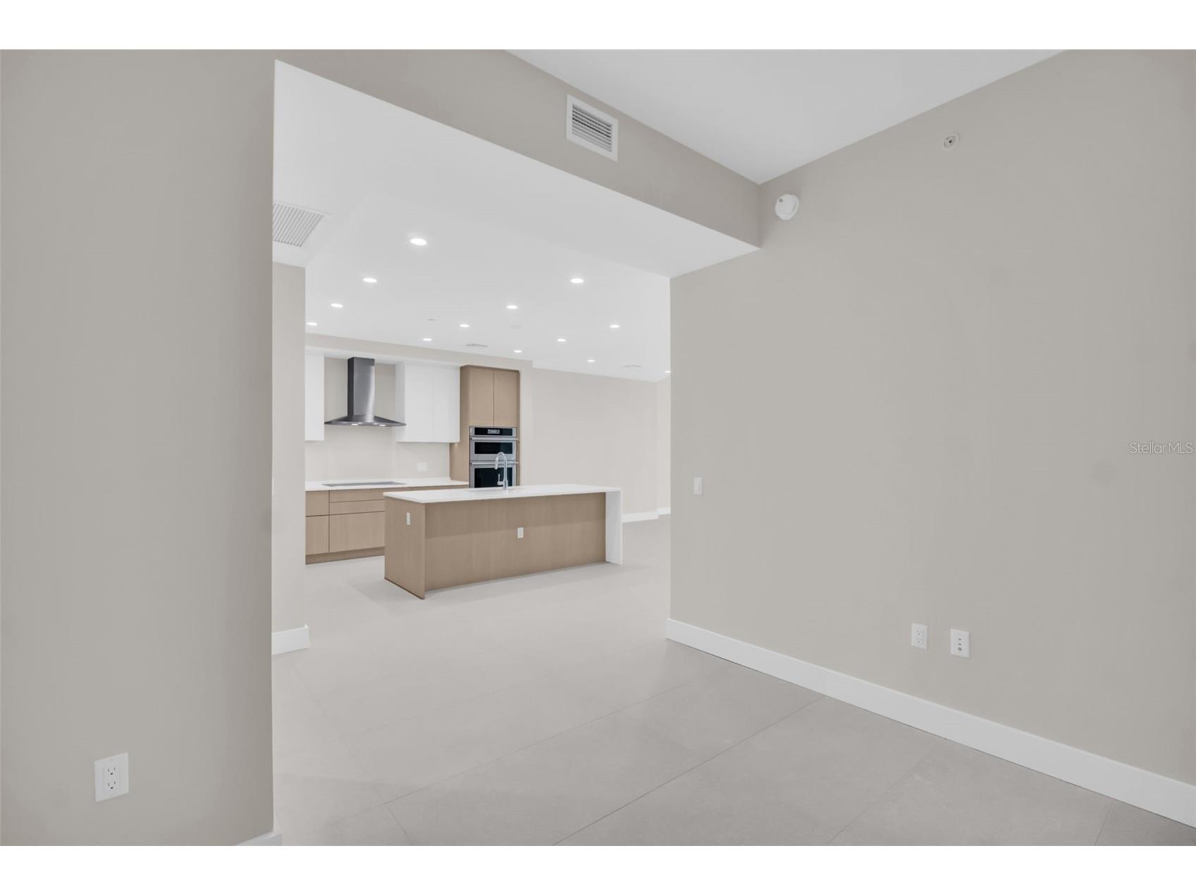 275 1st Avenue S #3703 Saint Petersburg FL 33701 TB8470511 image5