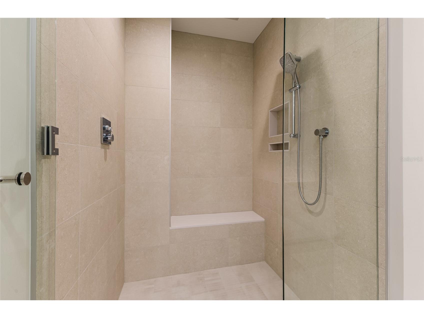 275 1st Avenue S #3908 Saint Petersburg FL 33701 A4697444 image17