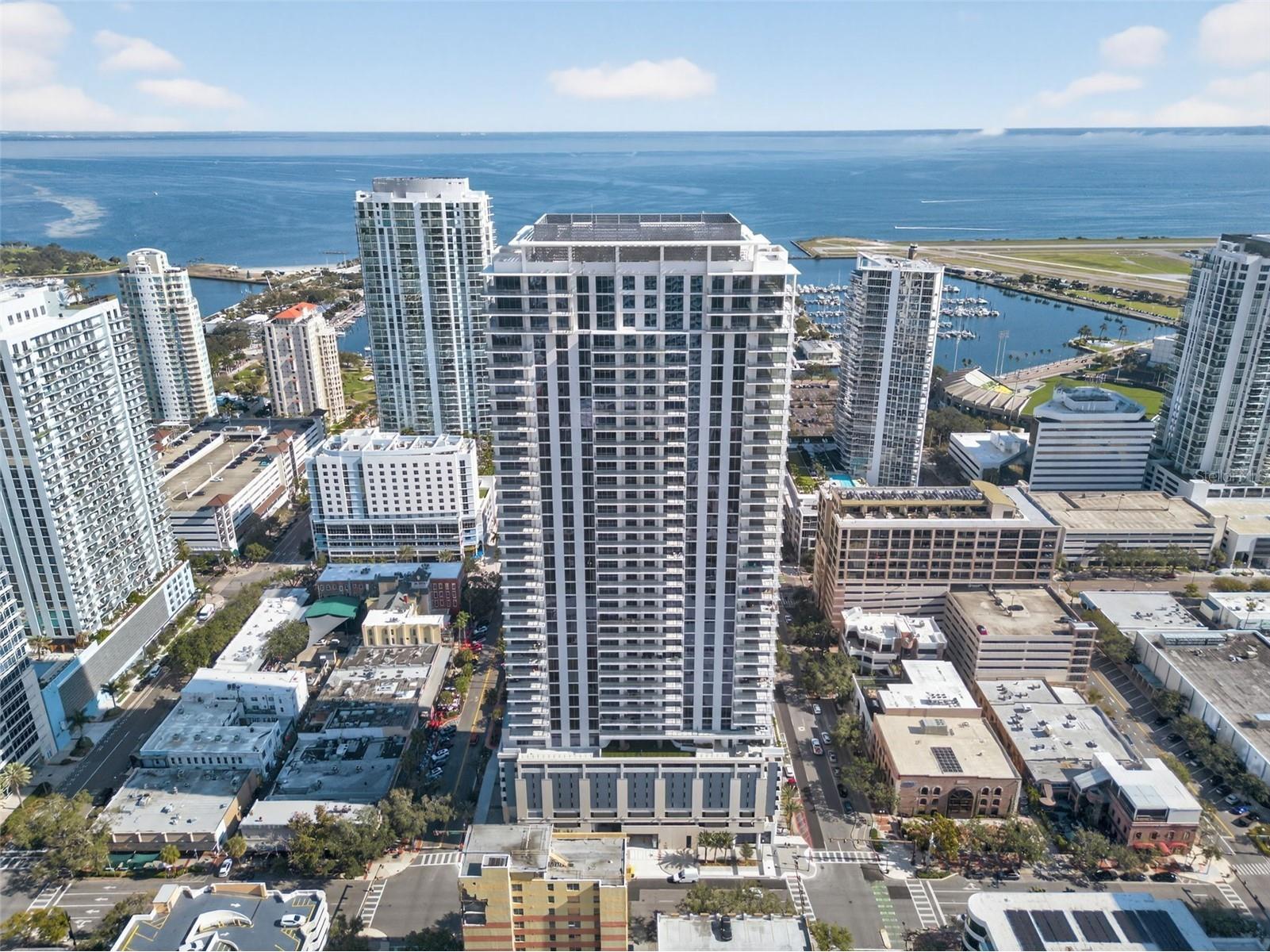 275 1st Avenue S #4202 Saint Petersburg FL 33701 TB8490619 image1