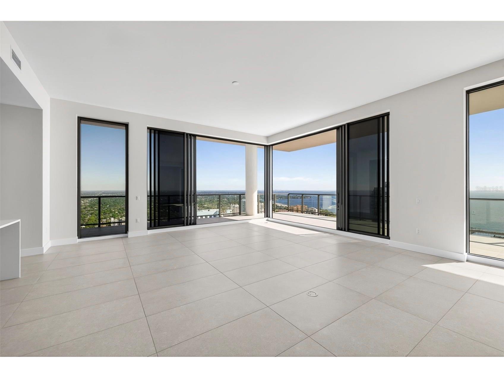 275 1st Avenue S #4202 Saint Petersburg FL 33701 TB8490619 image26