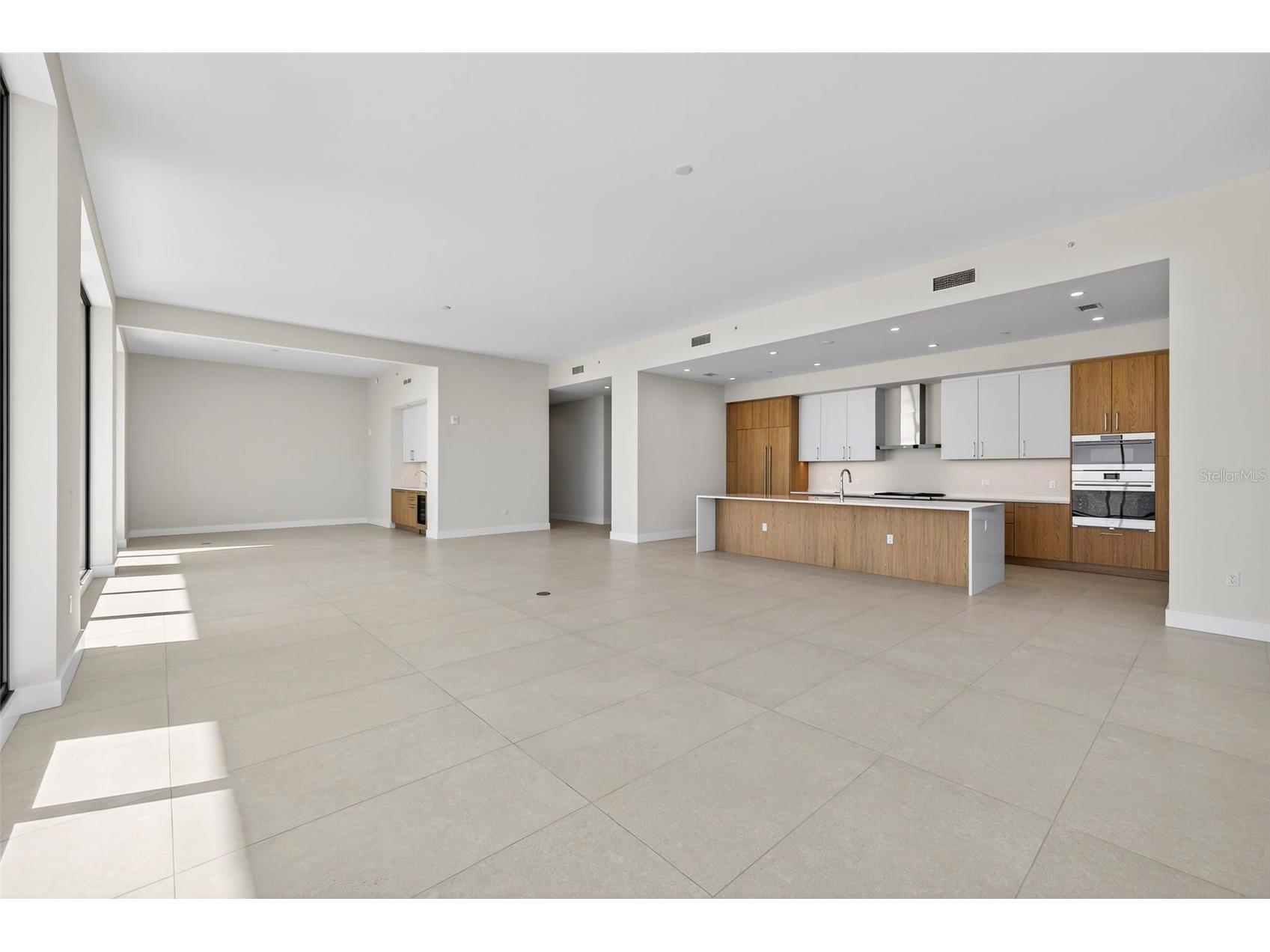 275 1st Avenue S #4202 Saint Petersburg FL 33701 TB8490619 image27