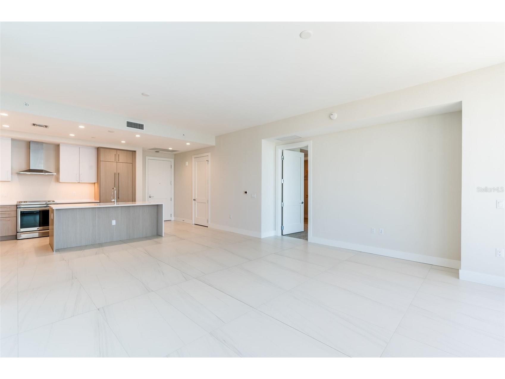 275 1st Avenue South #2208 Saint Petersburg FL 33701 TB8507421 image15