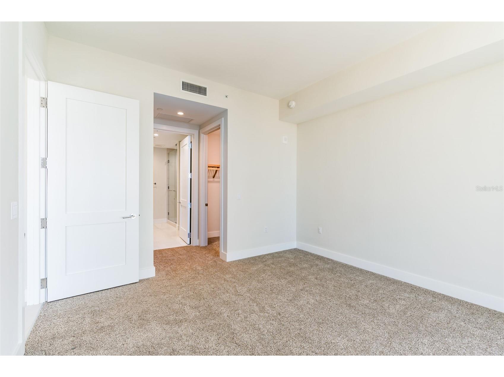 275 1st Avenue South #2208 Saint Petersburg FL 33701 TB8507421 image27