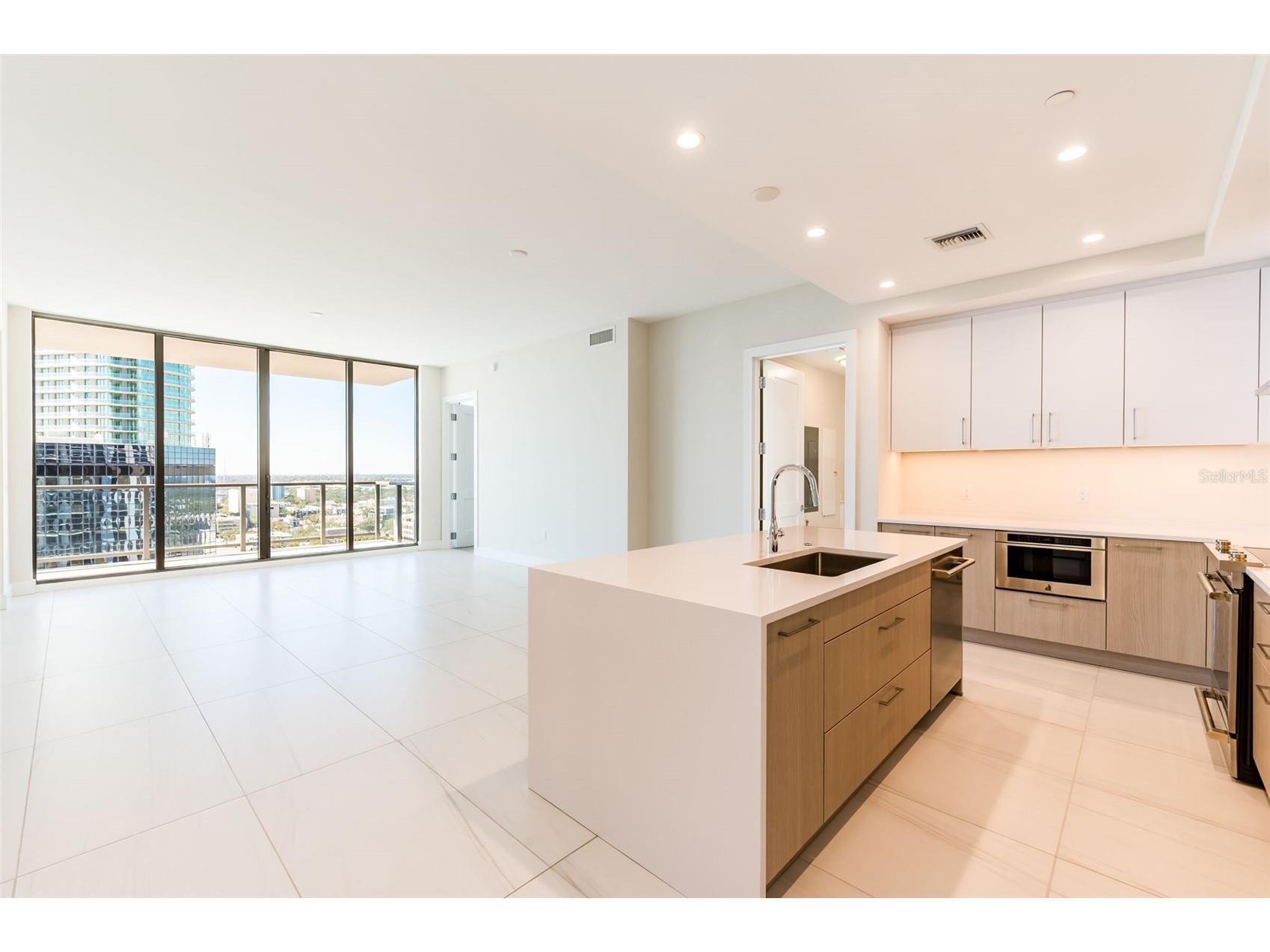 275 1st Avenue South #2208 Saint Petersburg FL 33701 TB8507421 image5