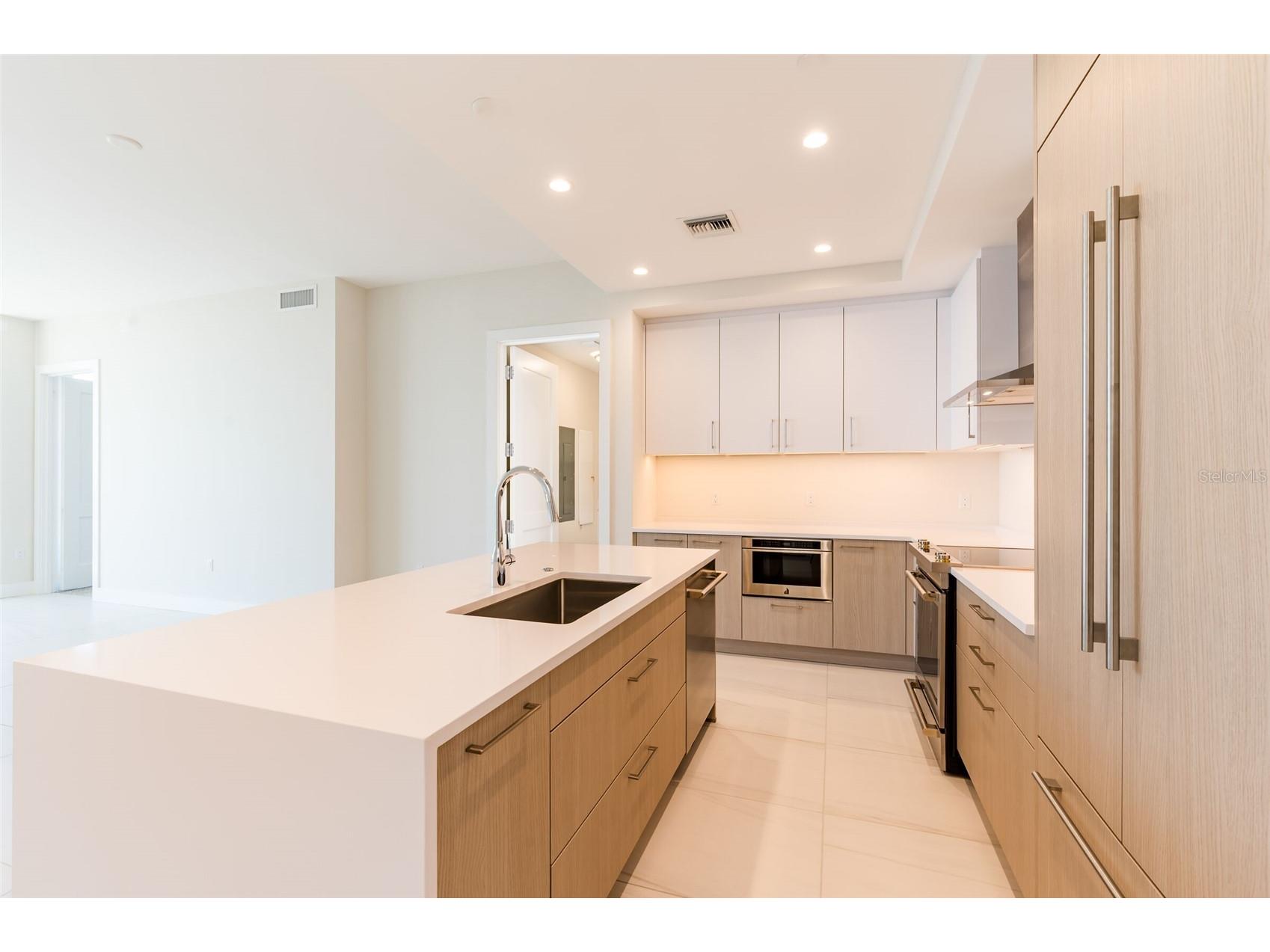 275 1st Avenue South #2208 Saint Petersburg FL 33701 TB8507421 image6