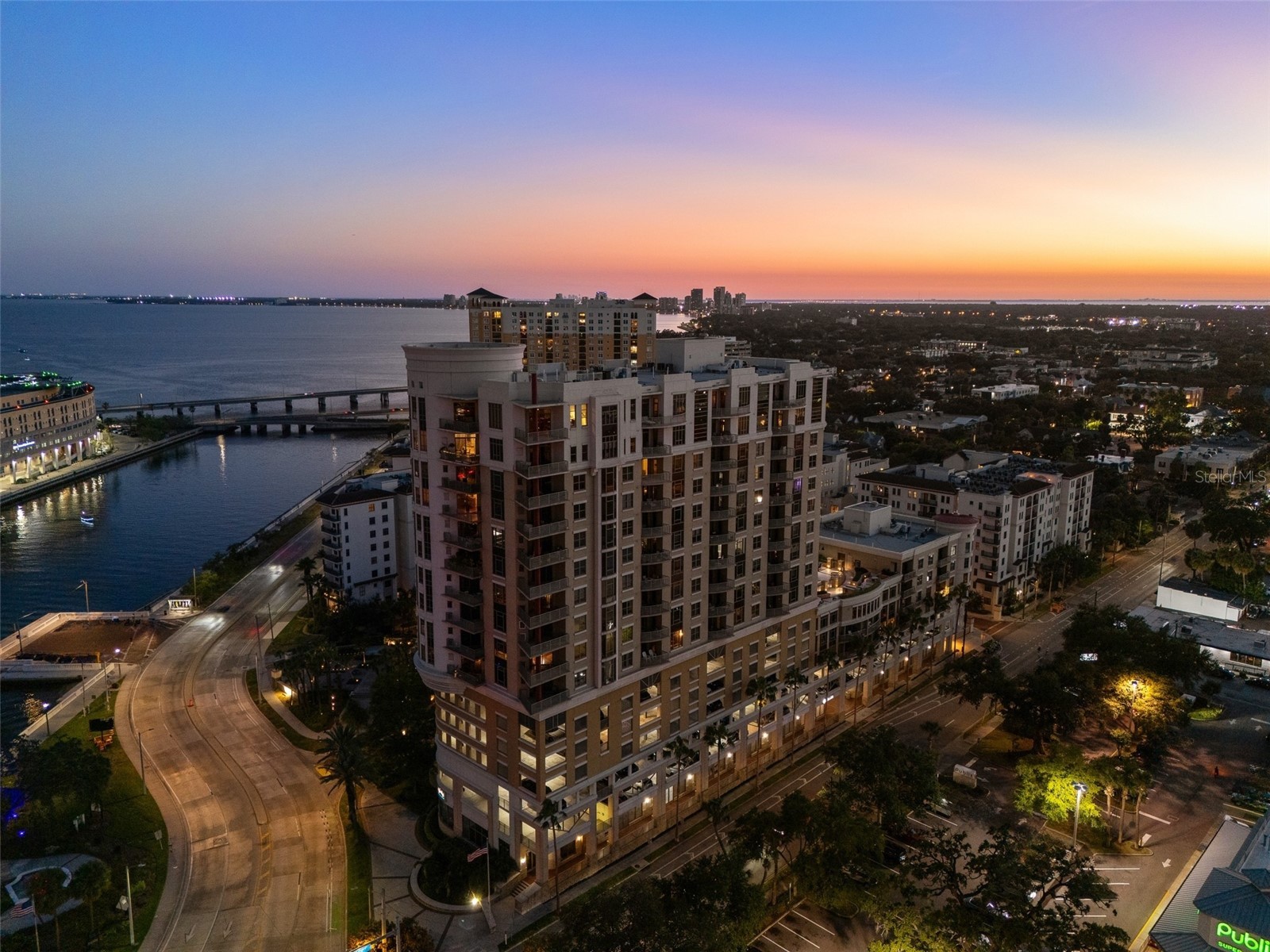 275 Bayshore Boulevard #1006 Tampa FL 33606 - HILLSBOROUGH BAY / RIVER TB8503561 image2