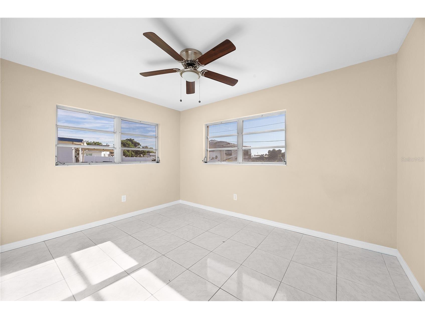 275 Lakeview Drive North Fort Myers FL 33917 A4697486 image12