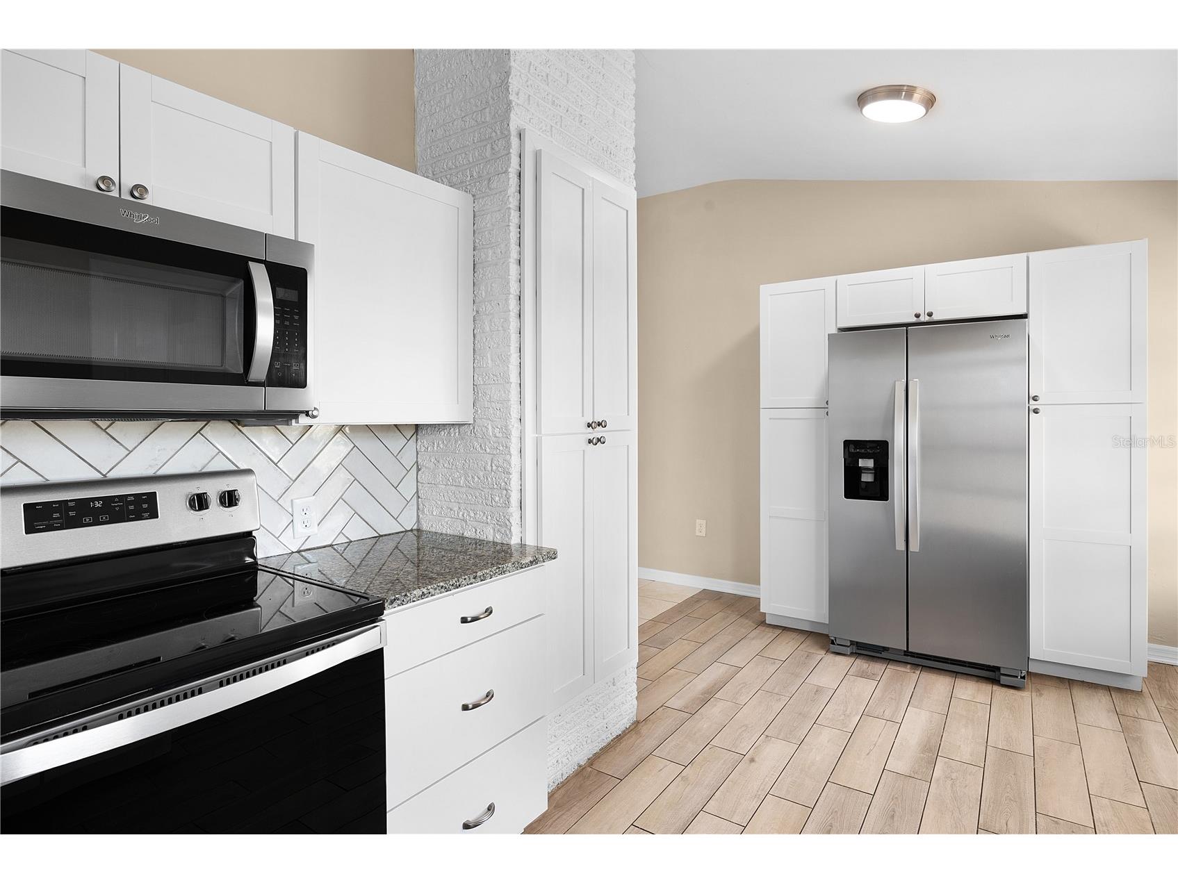 275 Lakeview Drive North Fort Myers FL 33917 A4697486 image17