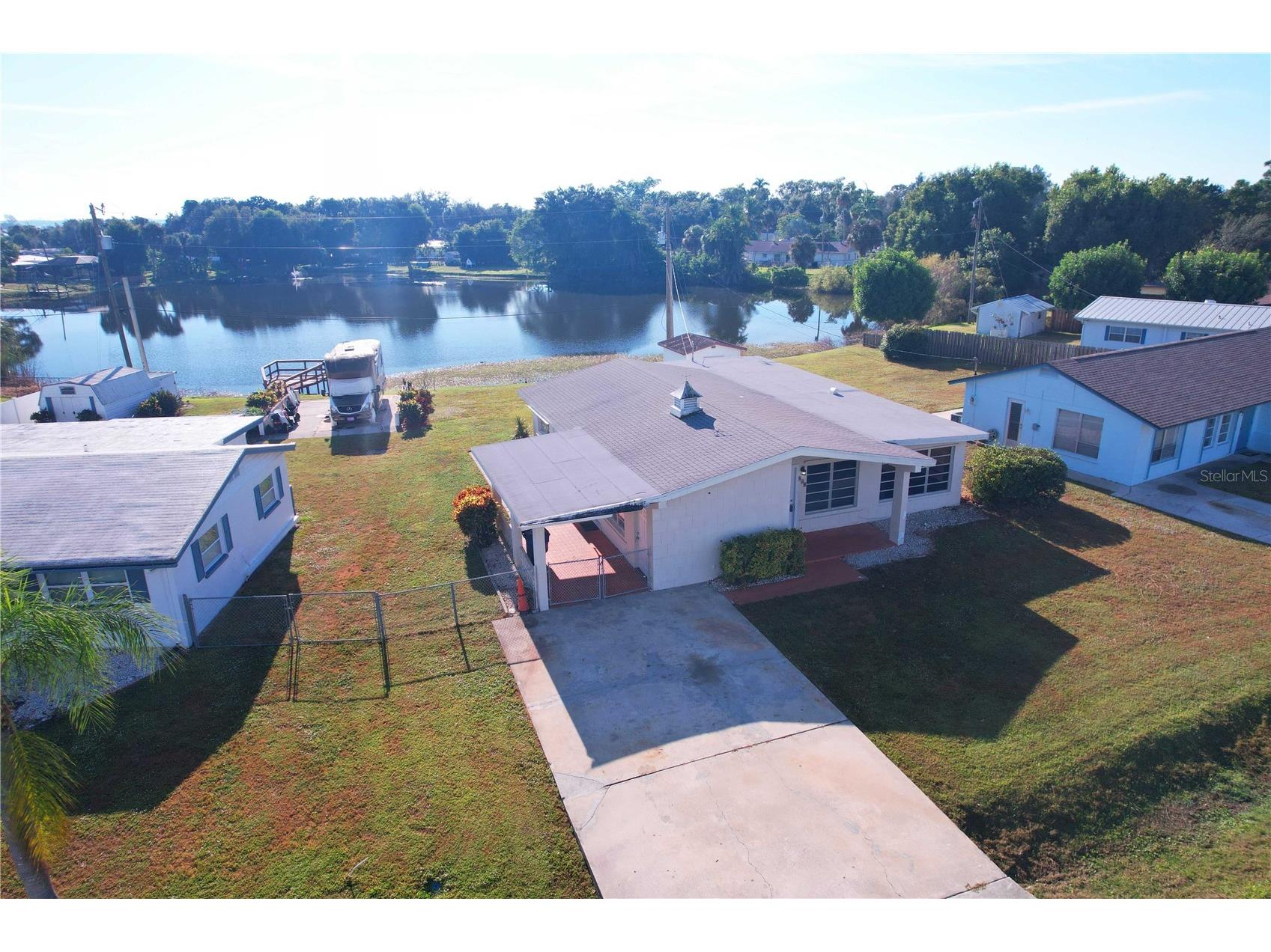 275 Lakeview Drive North Fort Myers FL 33917 A4697486 image27