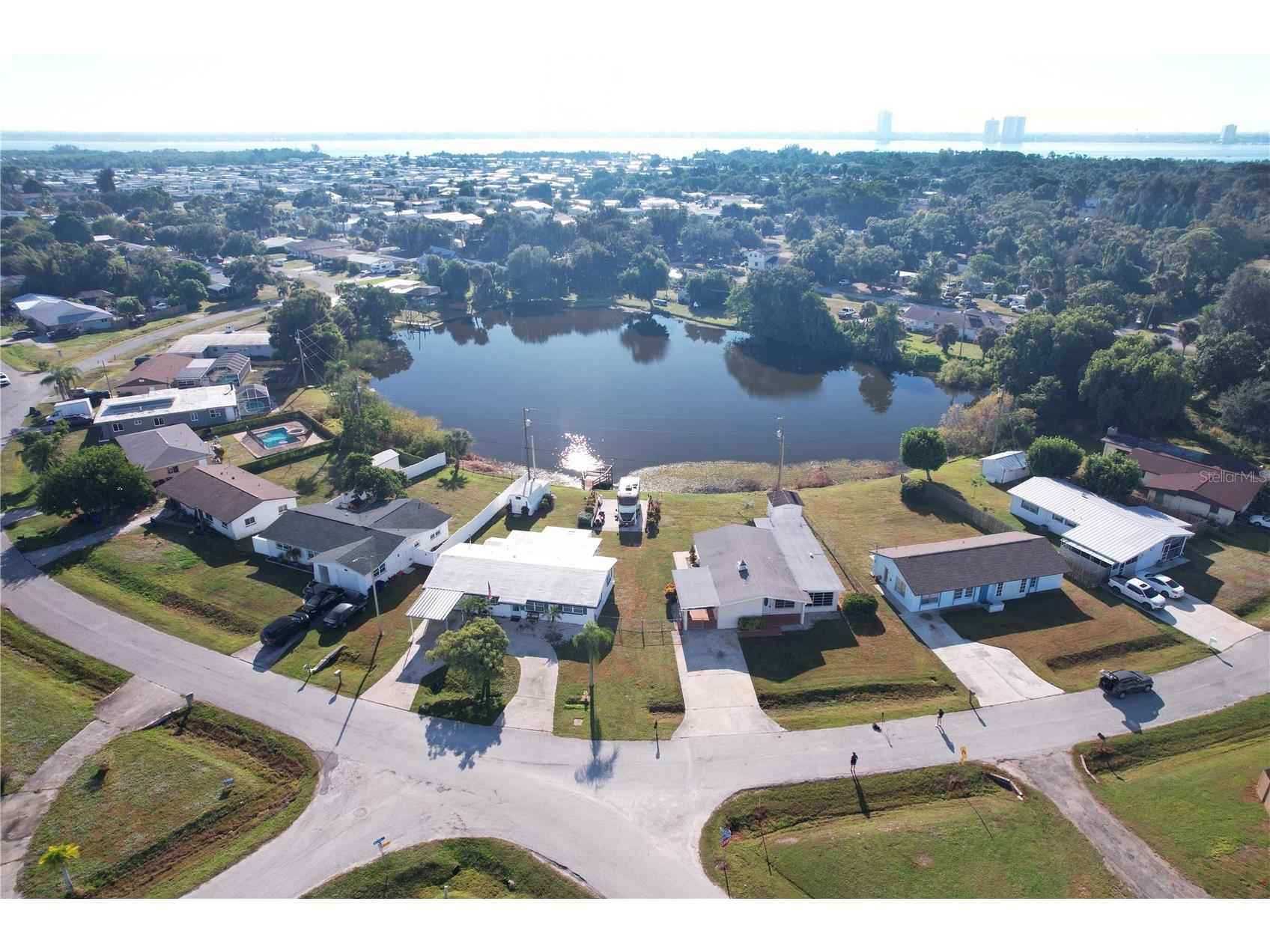 275 Lakeview Drive North Fort Myers FL 33917 A4697486 image28
