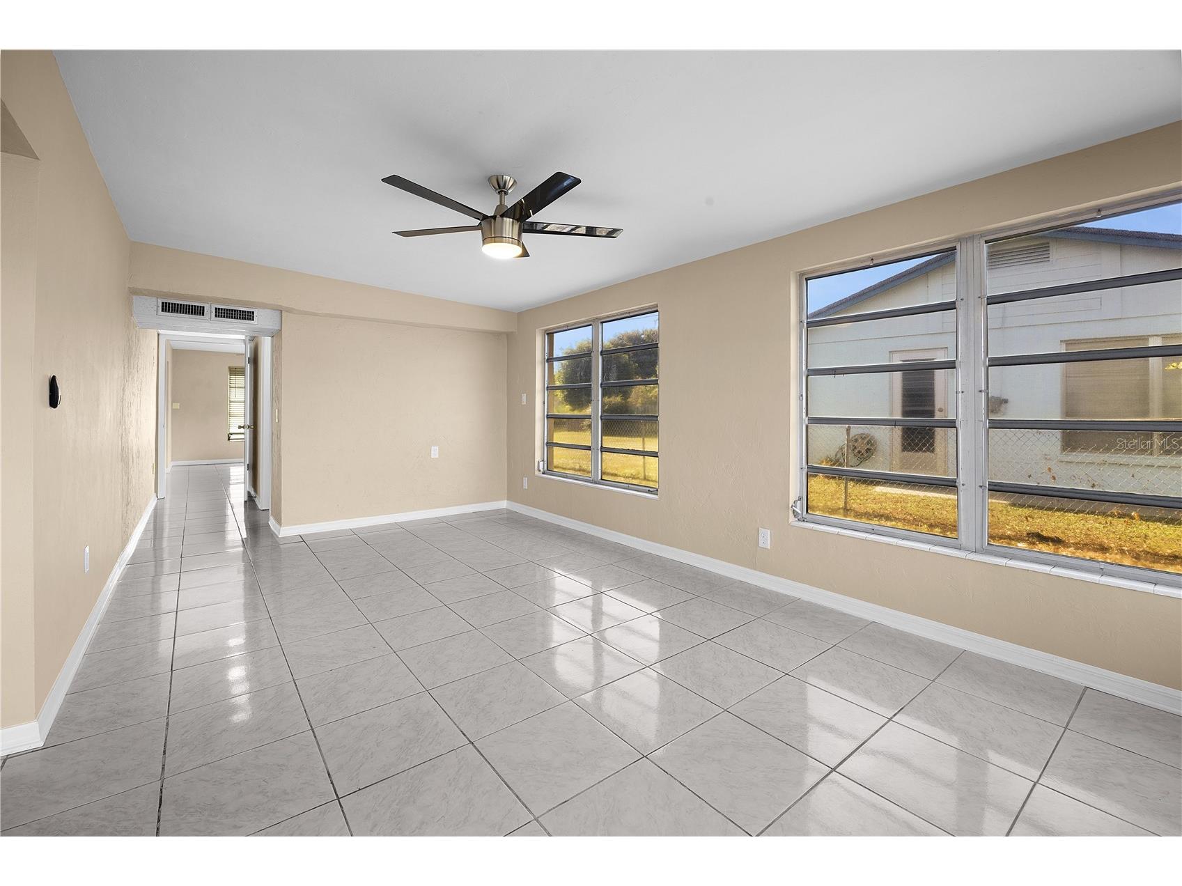 275 Lakeview Drive North Fort Myers FL 33917 A4697486 image6