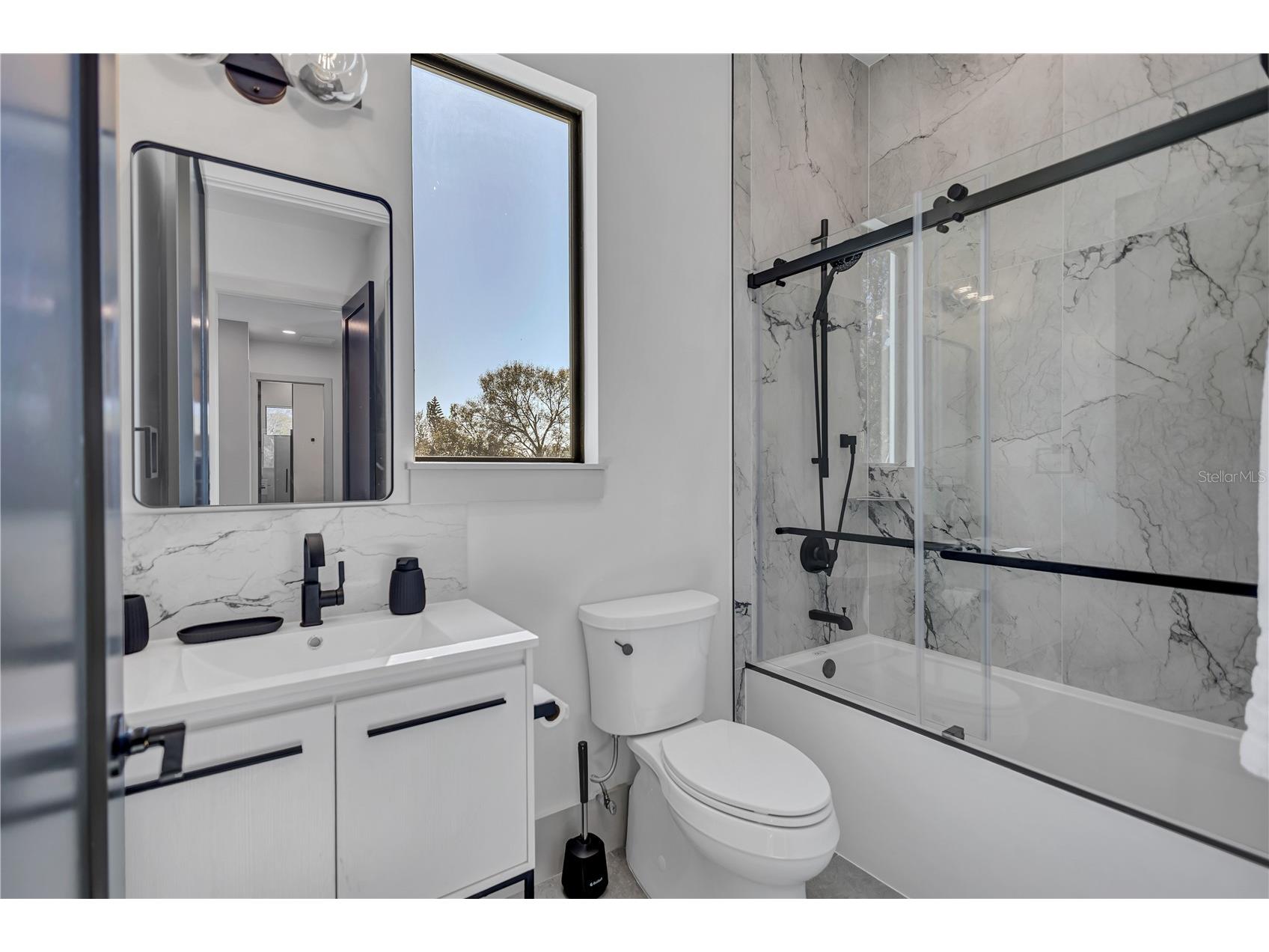 275 Lime Circle Sarasota FL 34237 A4697223 image24