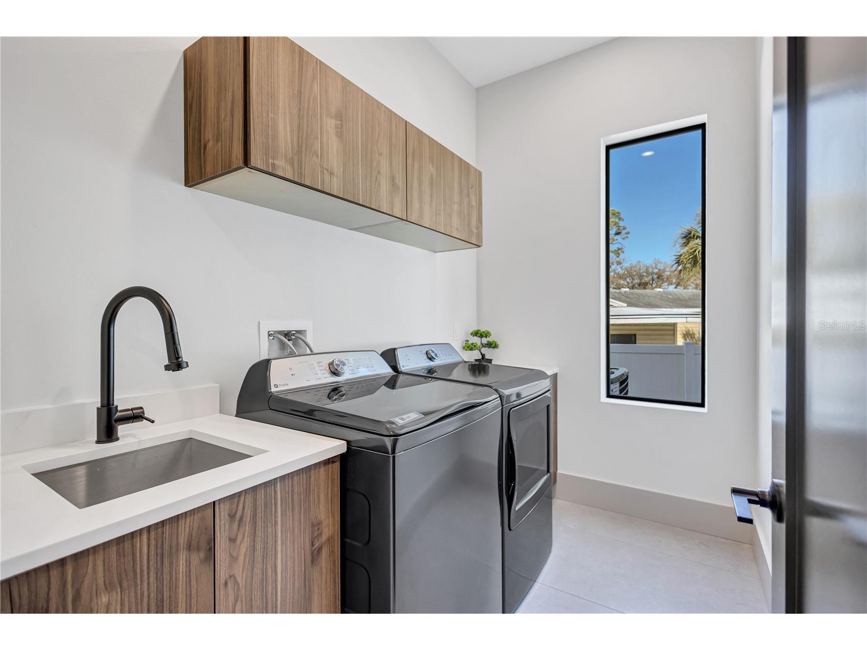 275 Lime Circle Sarasota FL 34237 A4697223 image25
