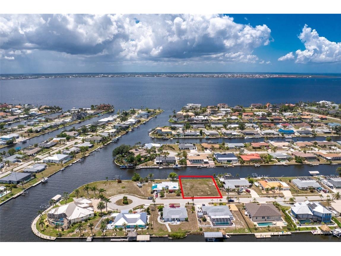 275 Stebbins Terrace SE Port Charlotte FL 33952 - STEBBINS WATERWAY C7510259 image1