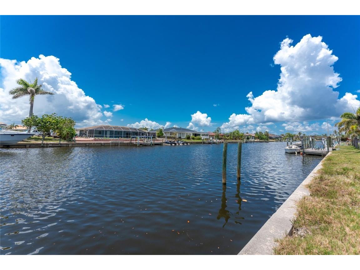 275 Stebbins Terrace SE Port Charlotte FL 33952 - STEBBINS WATERWAY C7510259 image12