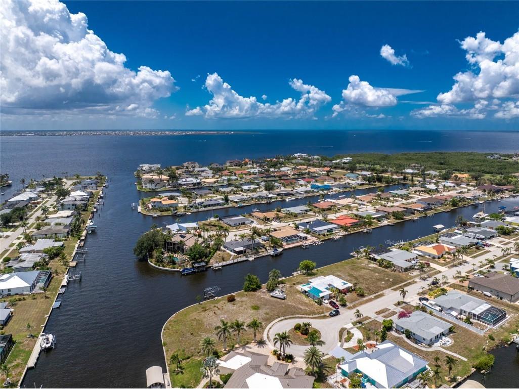 275 Stebbins Terrace SE Port Charlotte FL 33952 - STEBBINS WATERWAY C7510259 image7