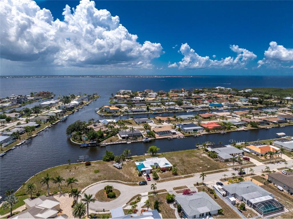 275 Stebbins Terrace SE Port Charlotte FL 33952 - STEBBINS WATERWAY C7510259 image9