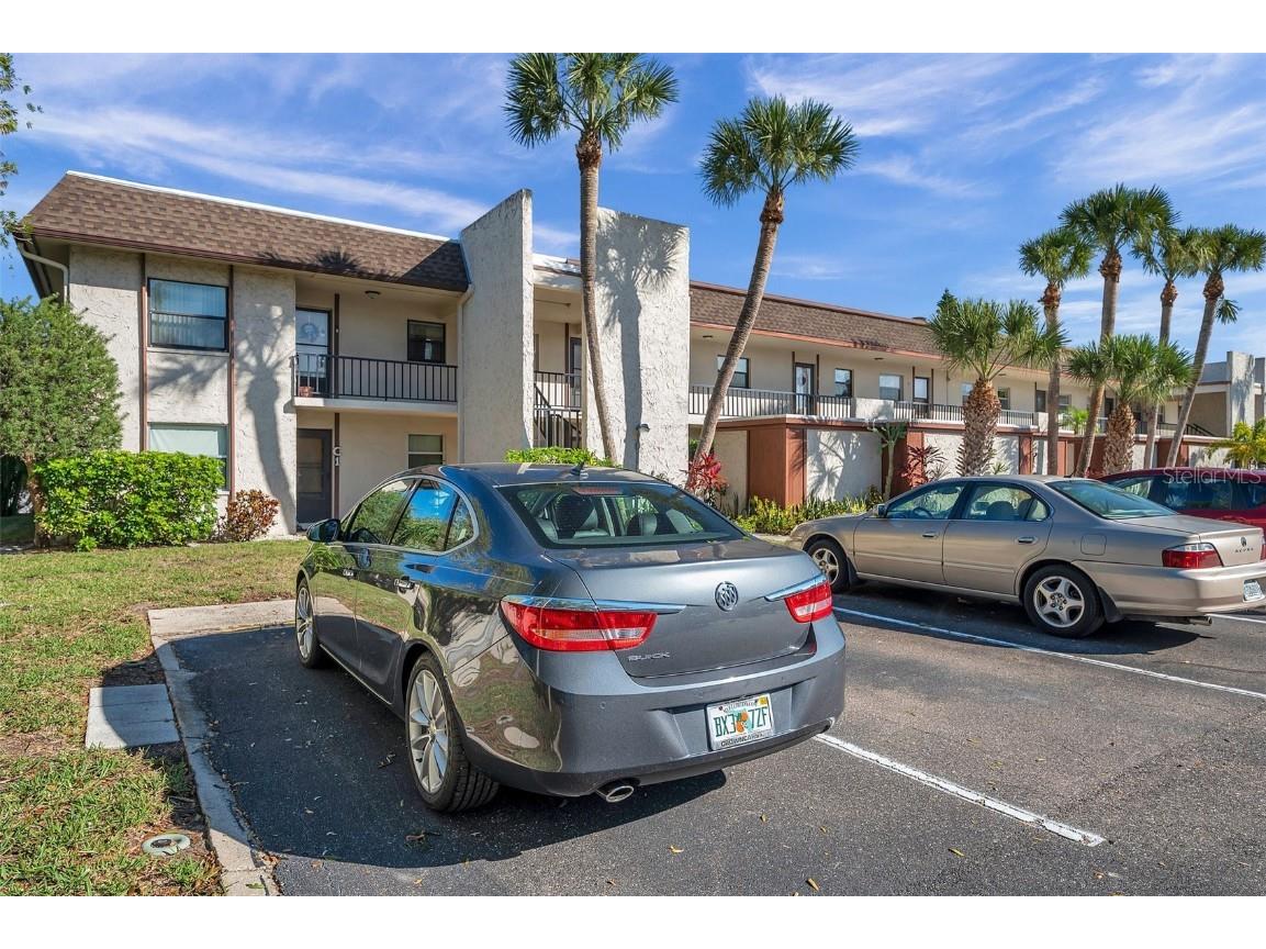 2750 E Bay Drive #2C Largo FL 33771 U8227186 image1