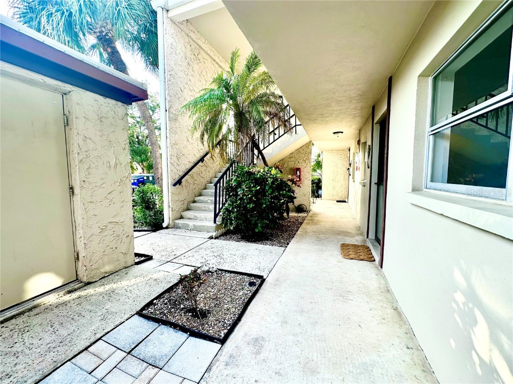 2750 E Bay Drive #2E Largo FL 33771 U8224529 image1
